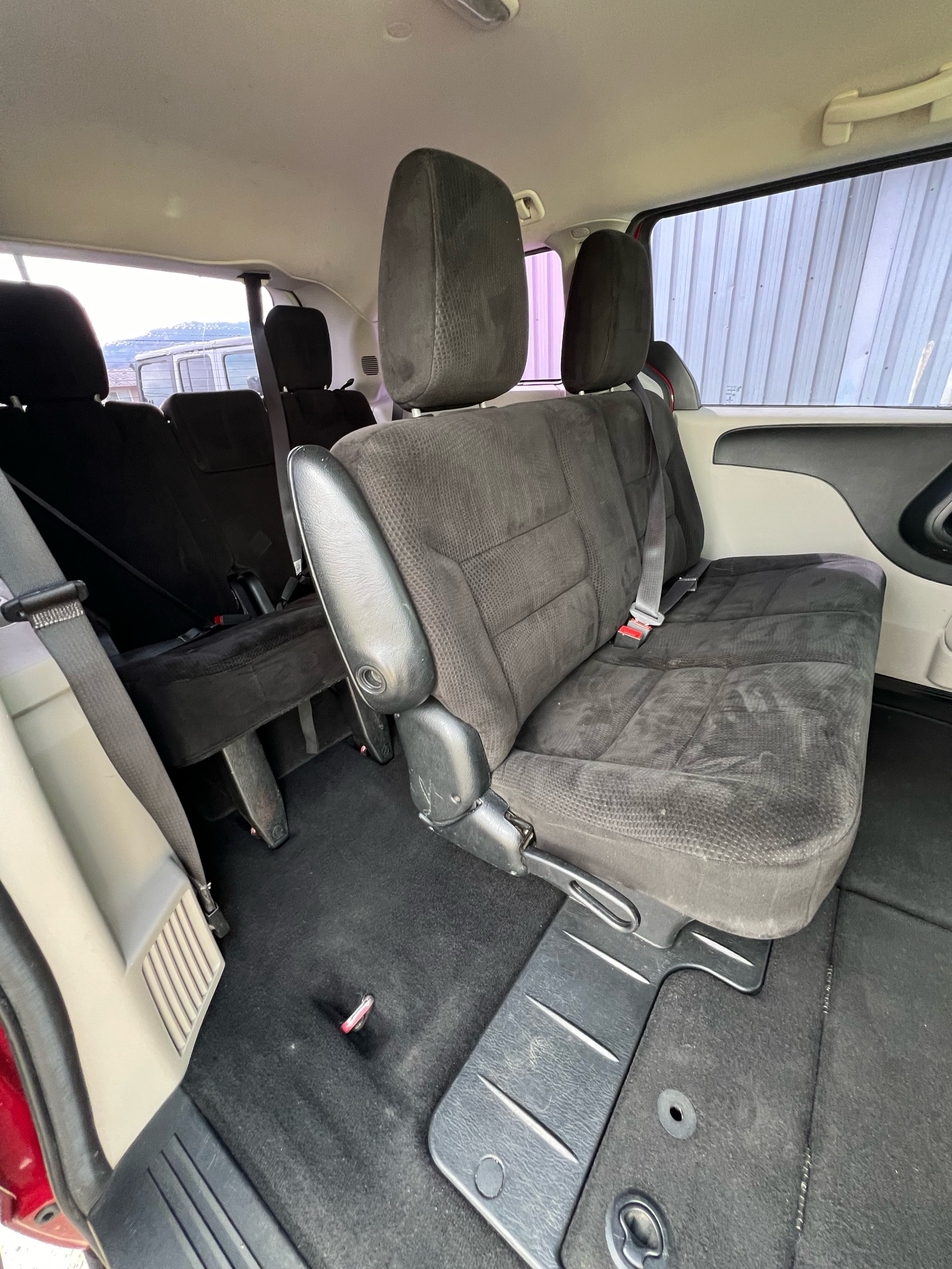 /drivehubautosales/2015-Dodge-GrandCaravan-23419389551409497.jpg