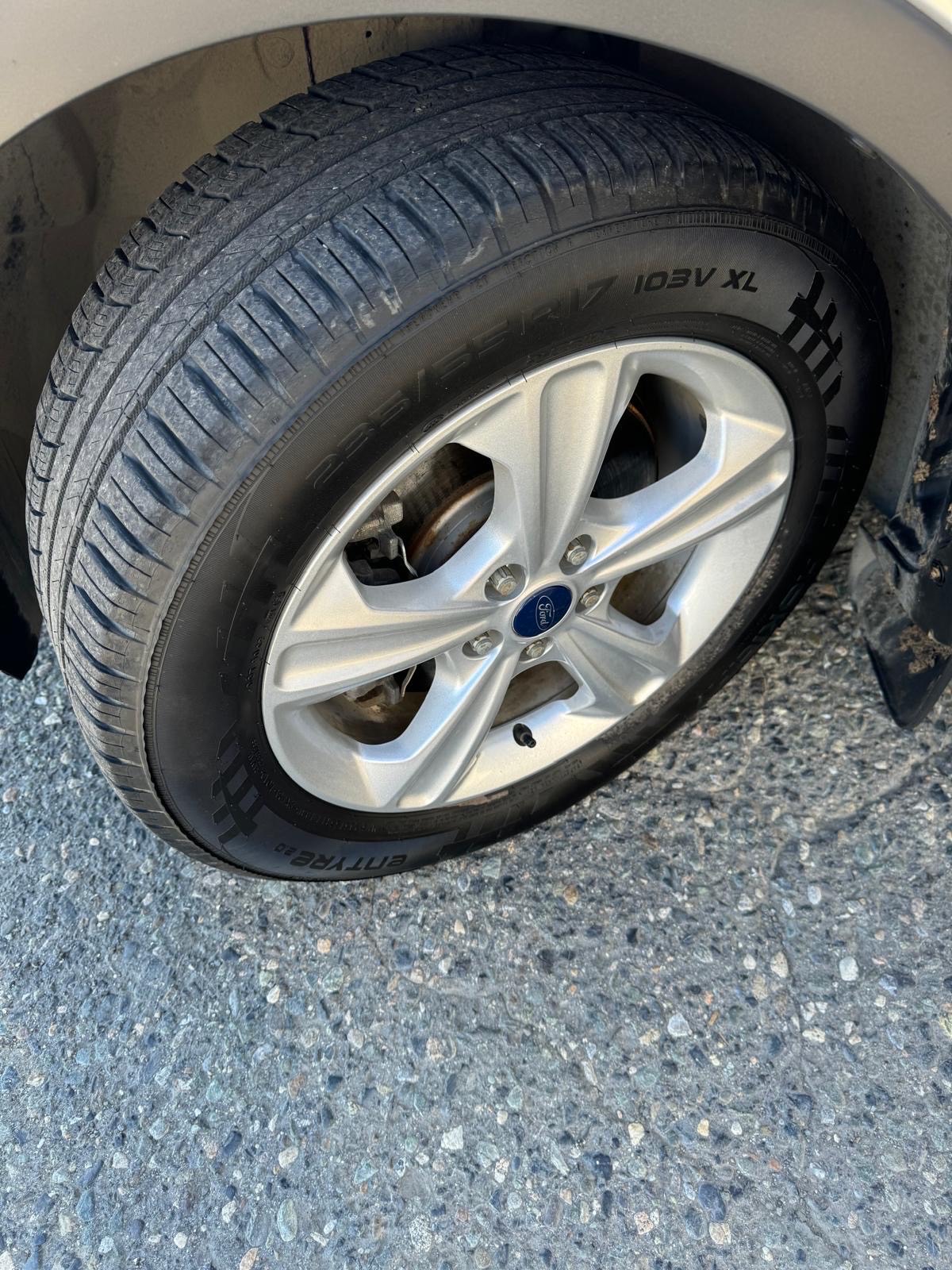 /drivehubautosales/2015-Ford-Escape-1311280403010684.jpg