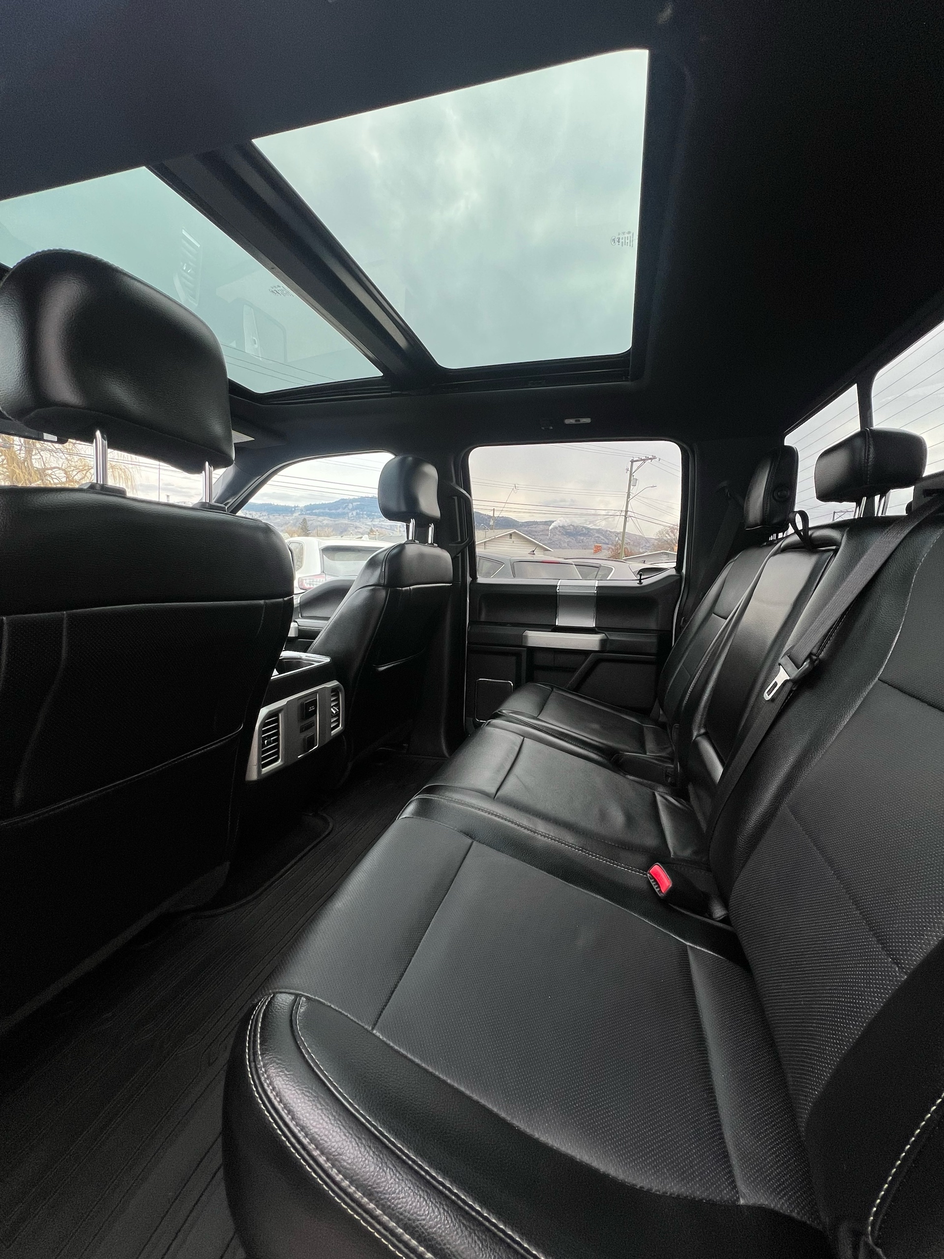 /drivehubautosales/2015-Ford-F-150-2027058443970704.jpg