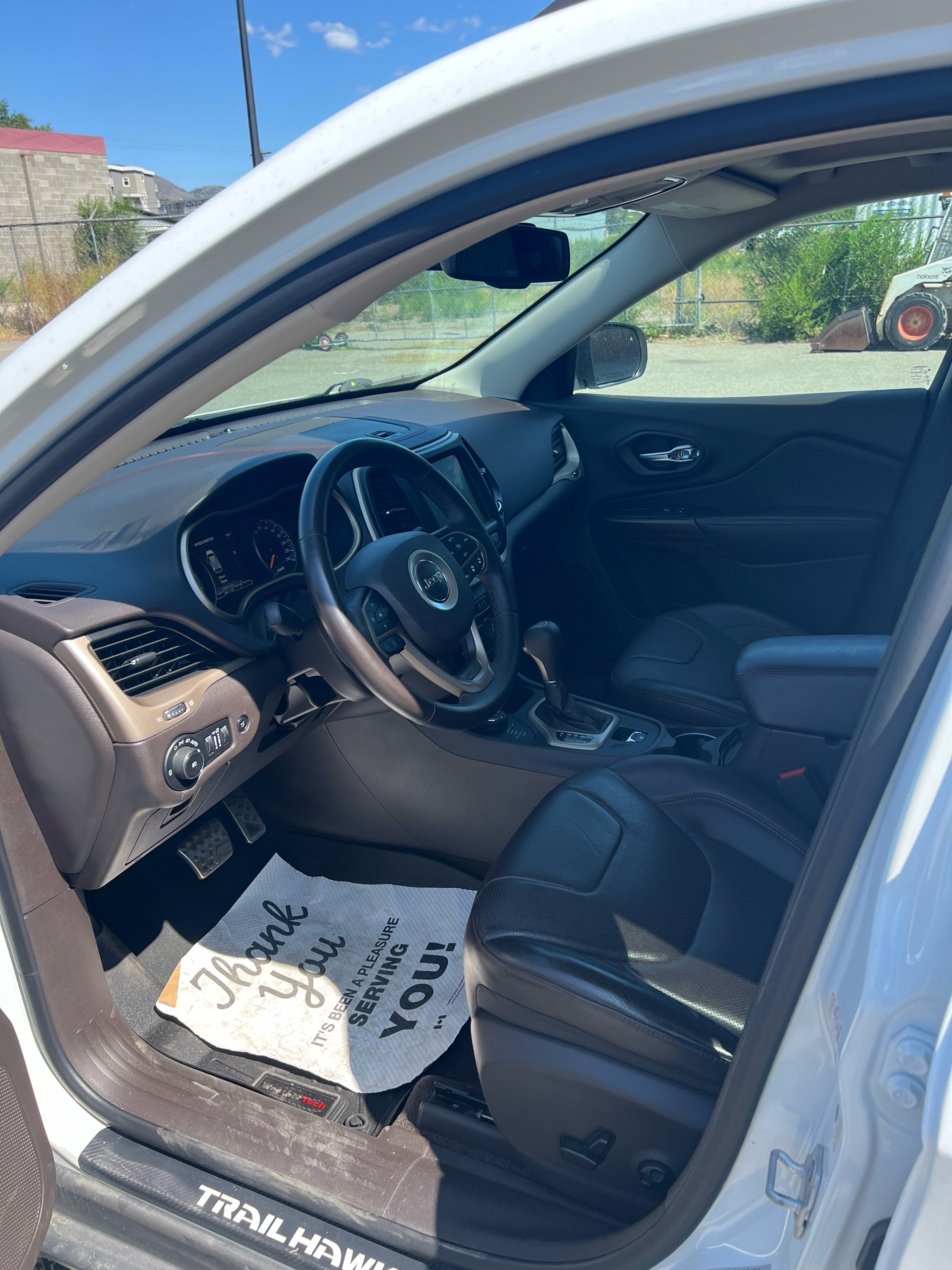 /drivehubautosales/2015-Jeep-Cherokee-8039257488087539.jpg