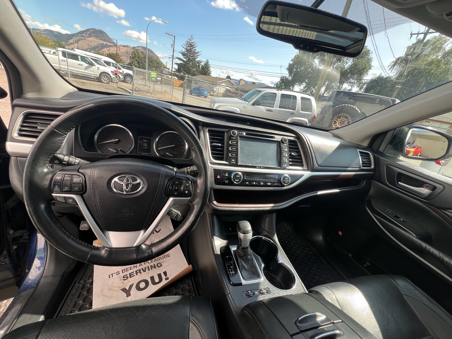 /drivehubautosales/2015-Toyota-Highlander-30237022749959674.jpg