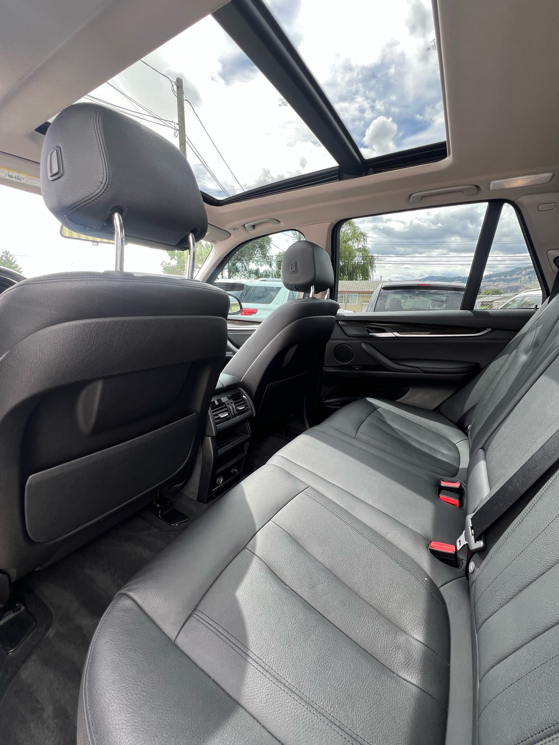 /drivehubautosales/2016-BMW-X5-3833762651286099.jpg