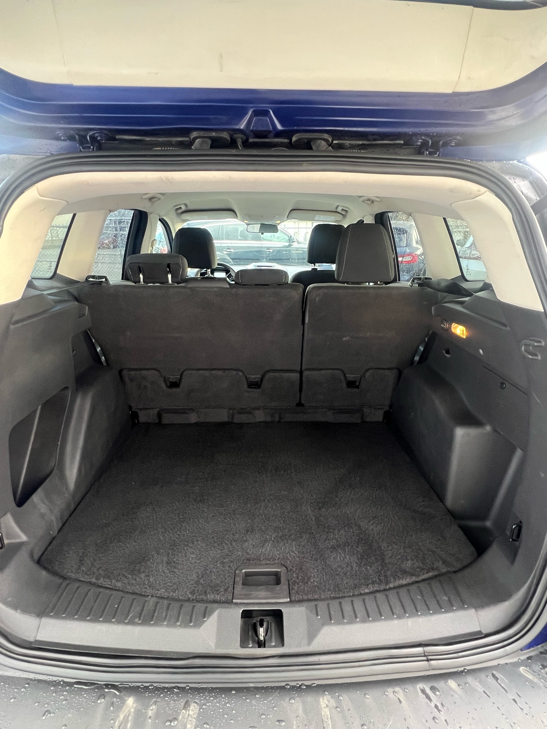 /drivehubautosales/2016-Ford-Escape-179865663149543.jpg