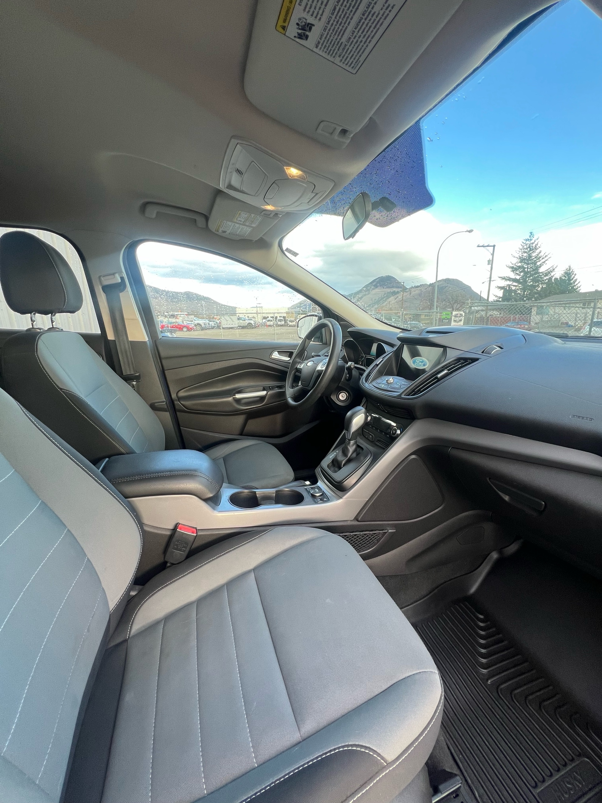 /drivehubautosales/2016-Ford-Escape-26253662391359245.jpg