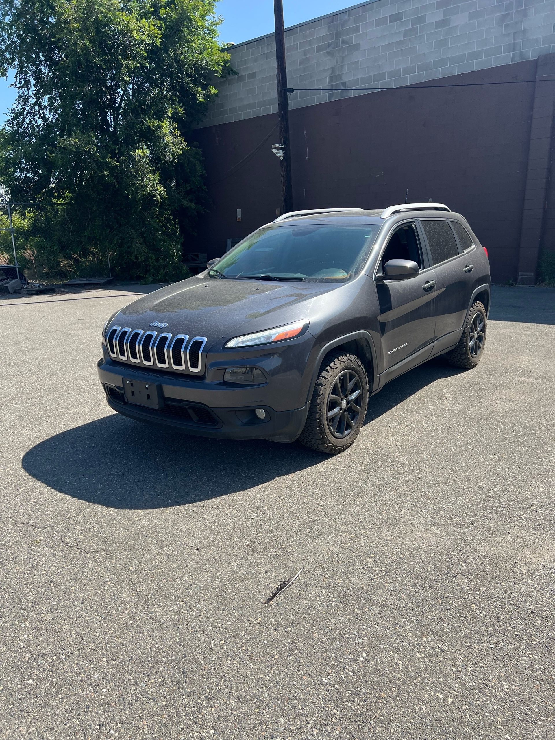 /drivehubautosales/2016-Jeep-Cherokee-032104642581342935.jpg