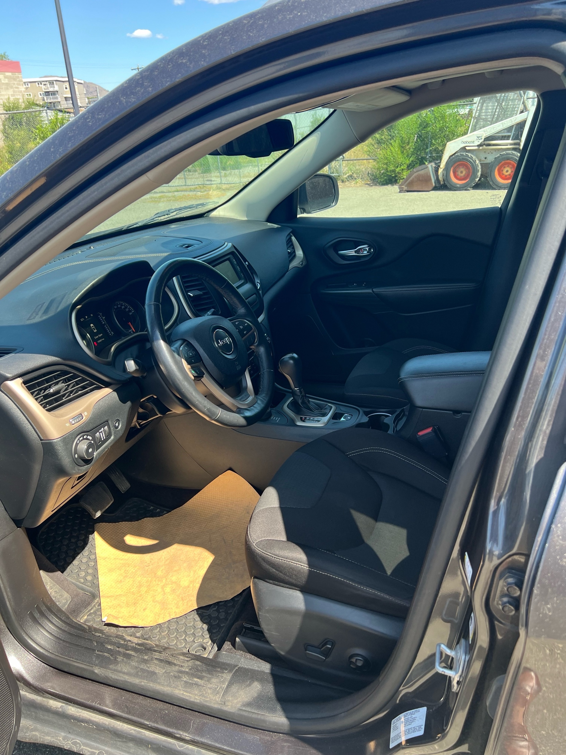 /drivehubautosales/2016-Jeep-Cherokee-9646910756216989.jpg