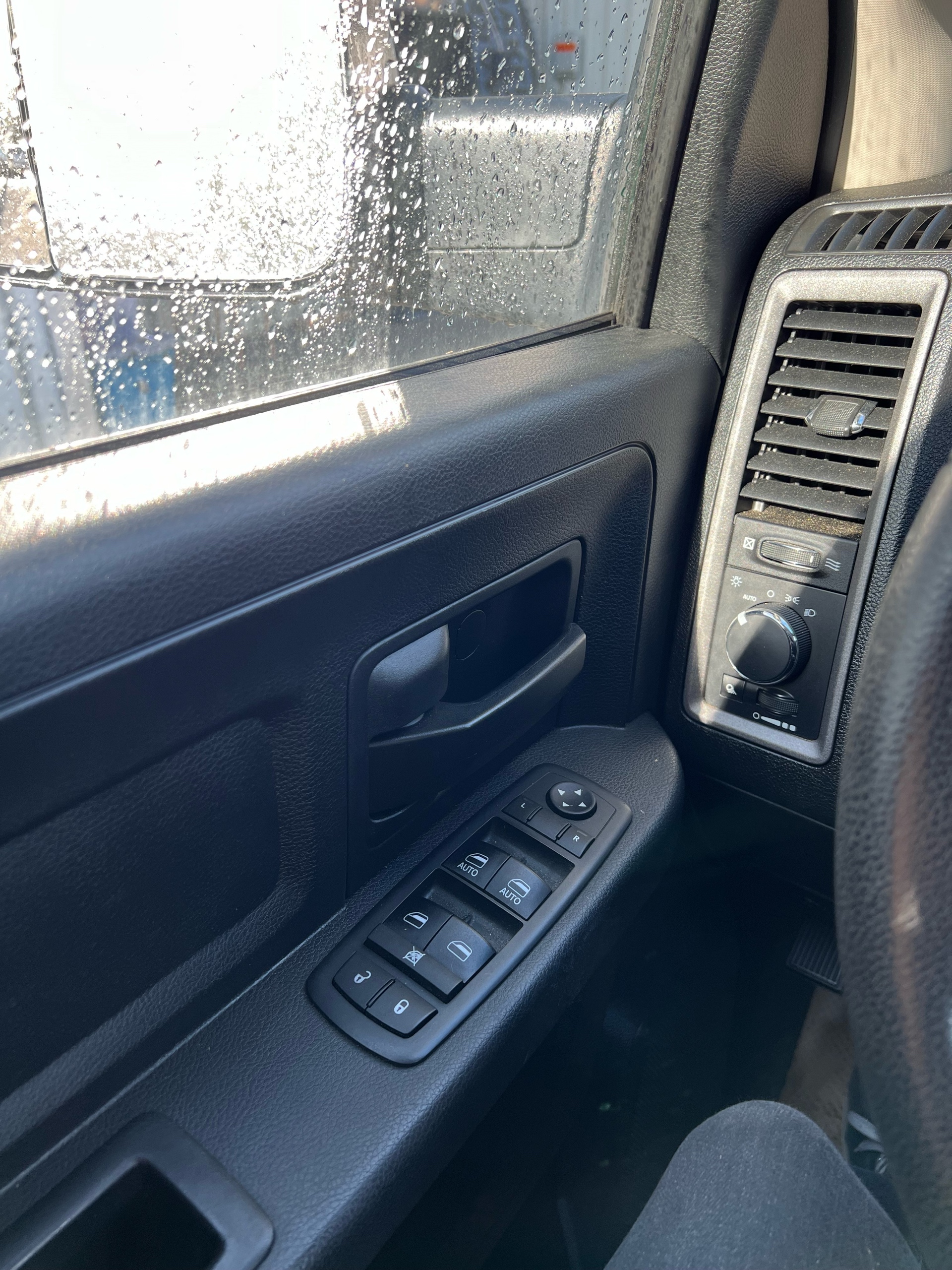 /drivehubautosales/2017-Ram-1500-2668444065248978.jpg