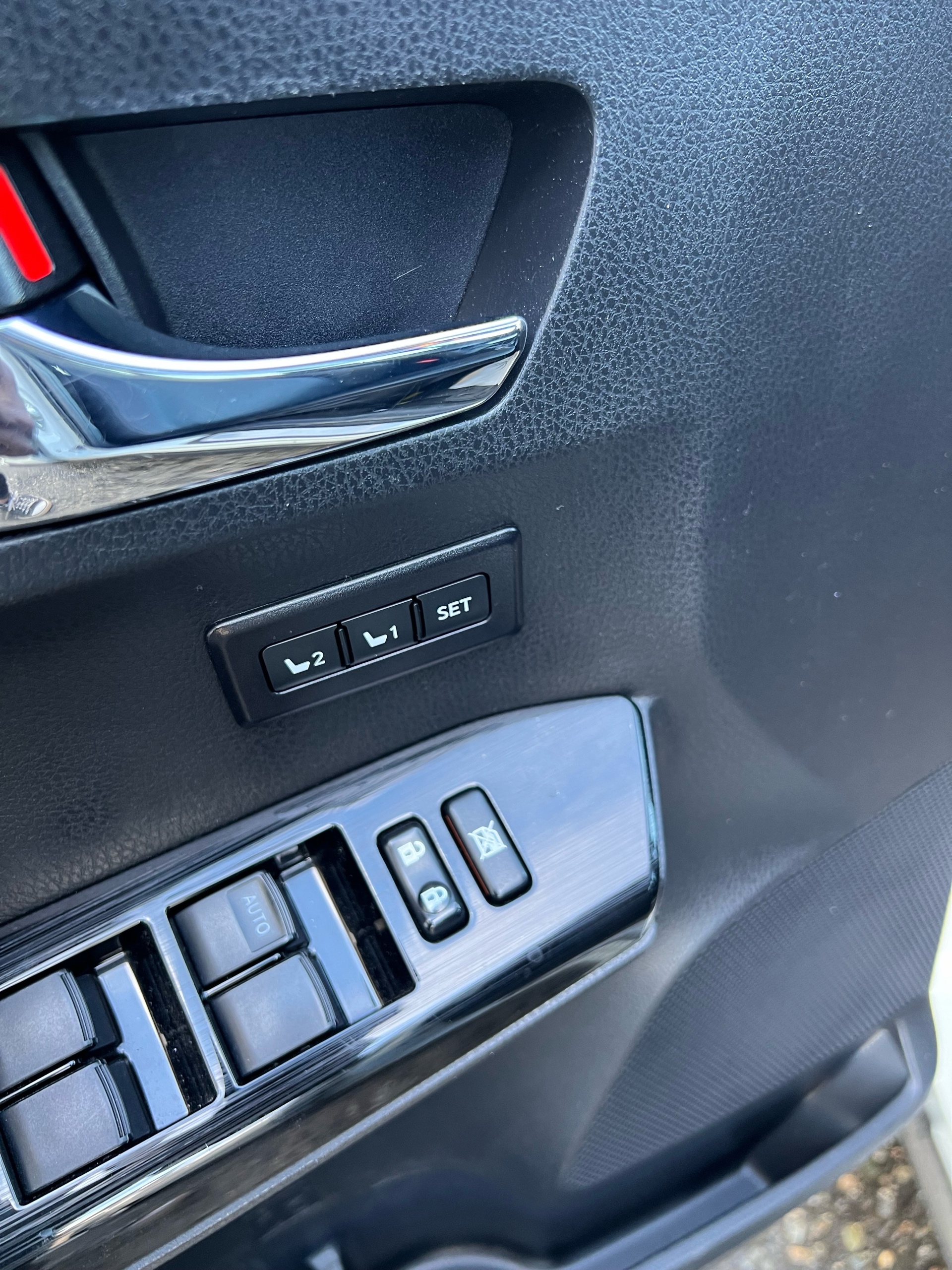/drivehubautosales/2017-Toyota-RAV4Hybrid-8727059003066409.jpg