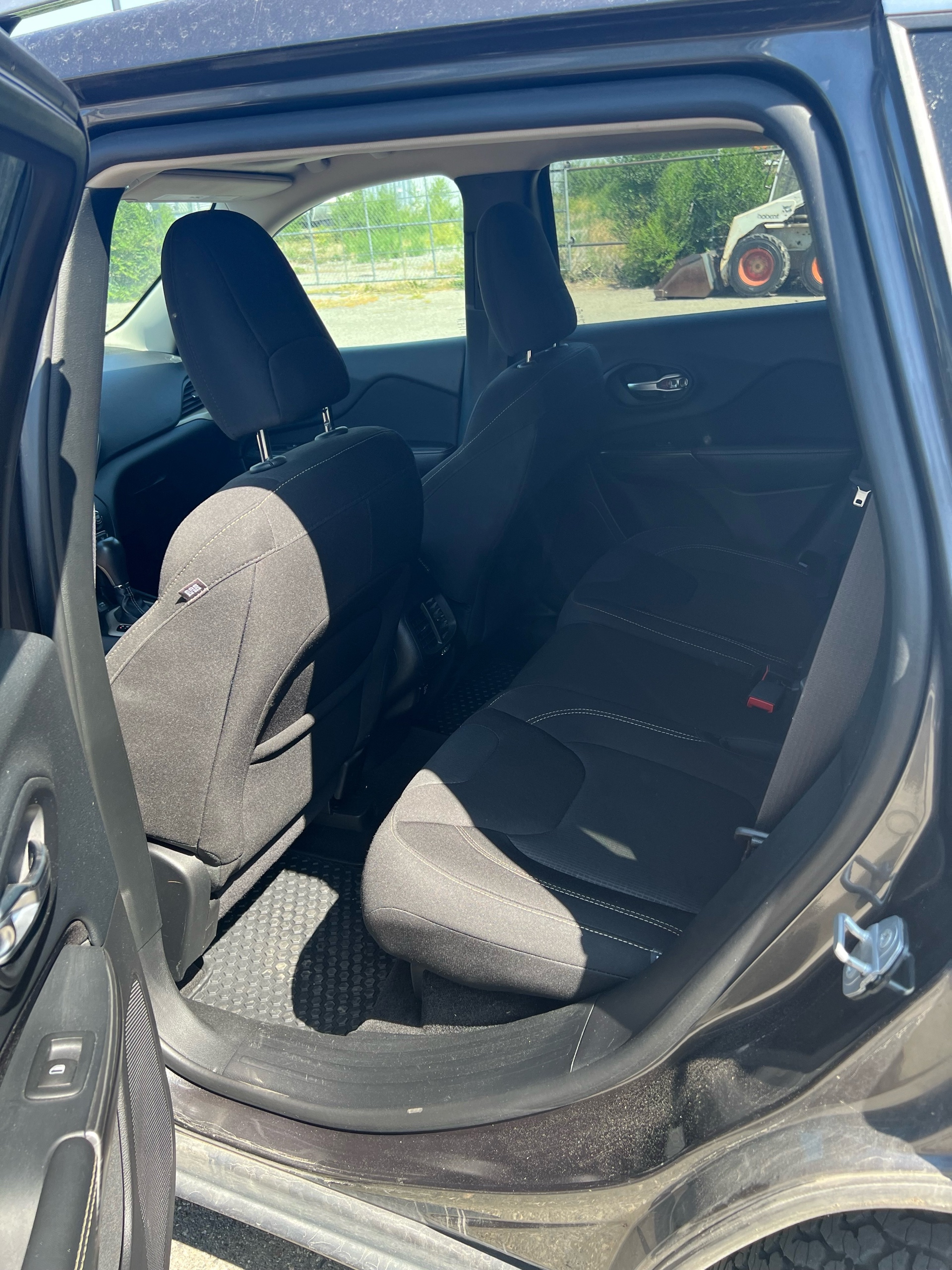 /drivehubautosales/2018-Dodge-Charger-21504690615783773.jpg