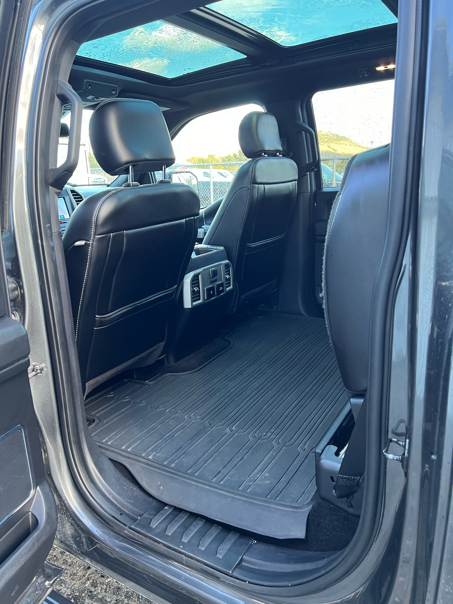 /drivehubautosales/2018-Ford-F-150-3000362714081444.jpg