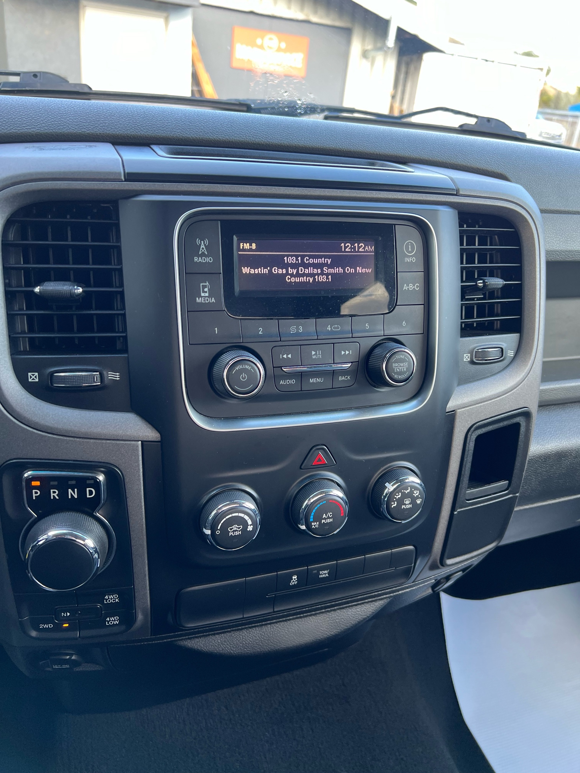 /drivehubautosales/2018-Ram-1500-4024418800663896.jpg