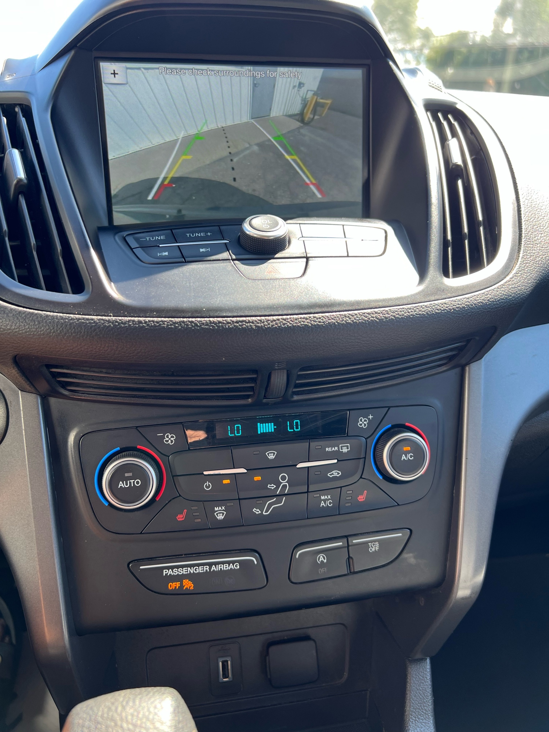 /drivehubautosales/2019-Ford-Escape-5606500891314754.jpg