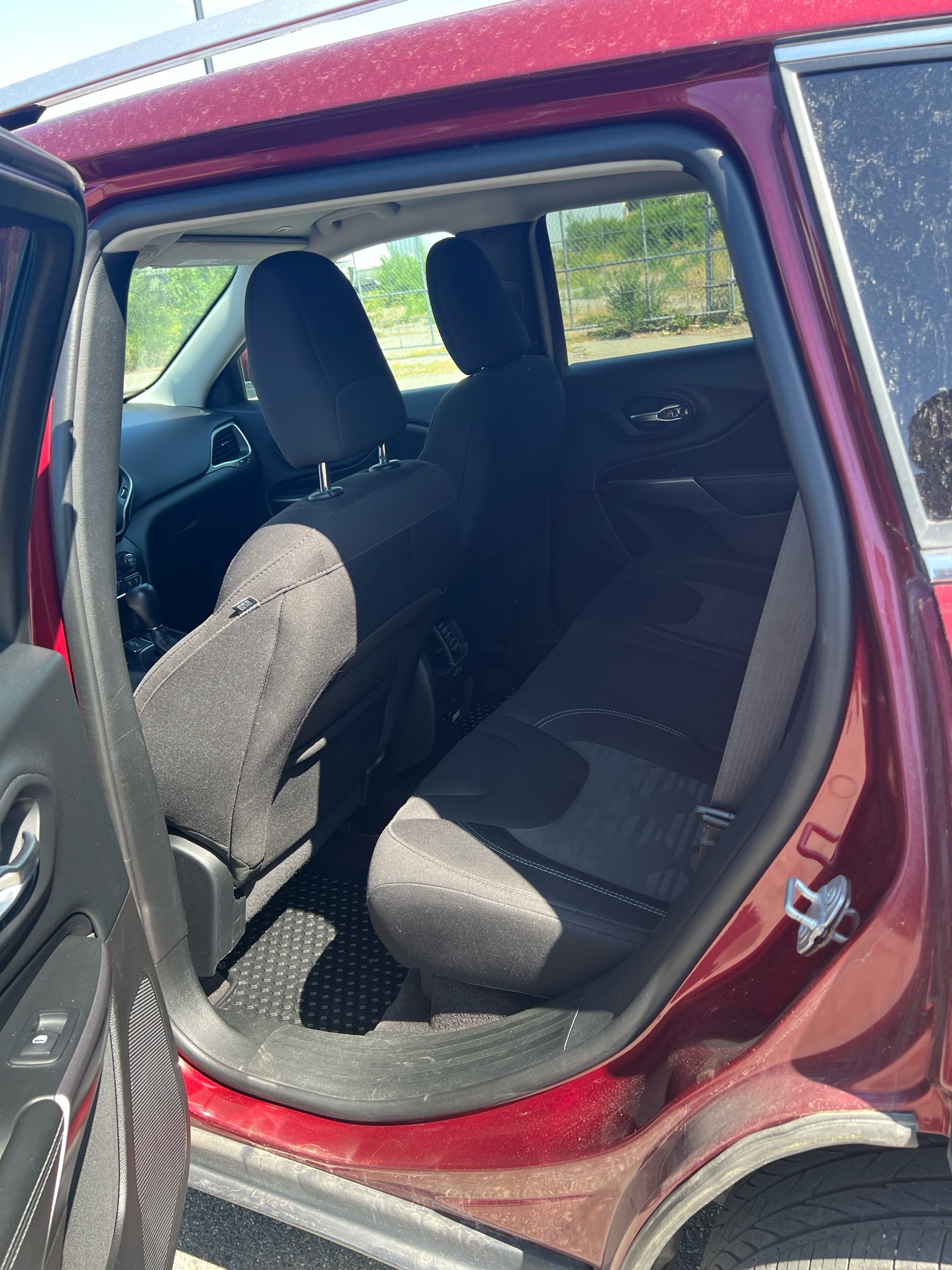 /drivehubautosales/2019-Jeep-Cherokee-5779555892284725.jpg