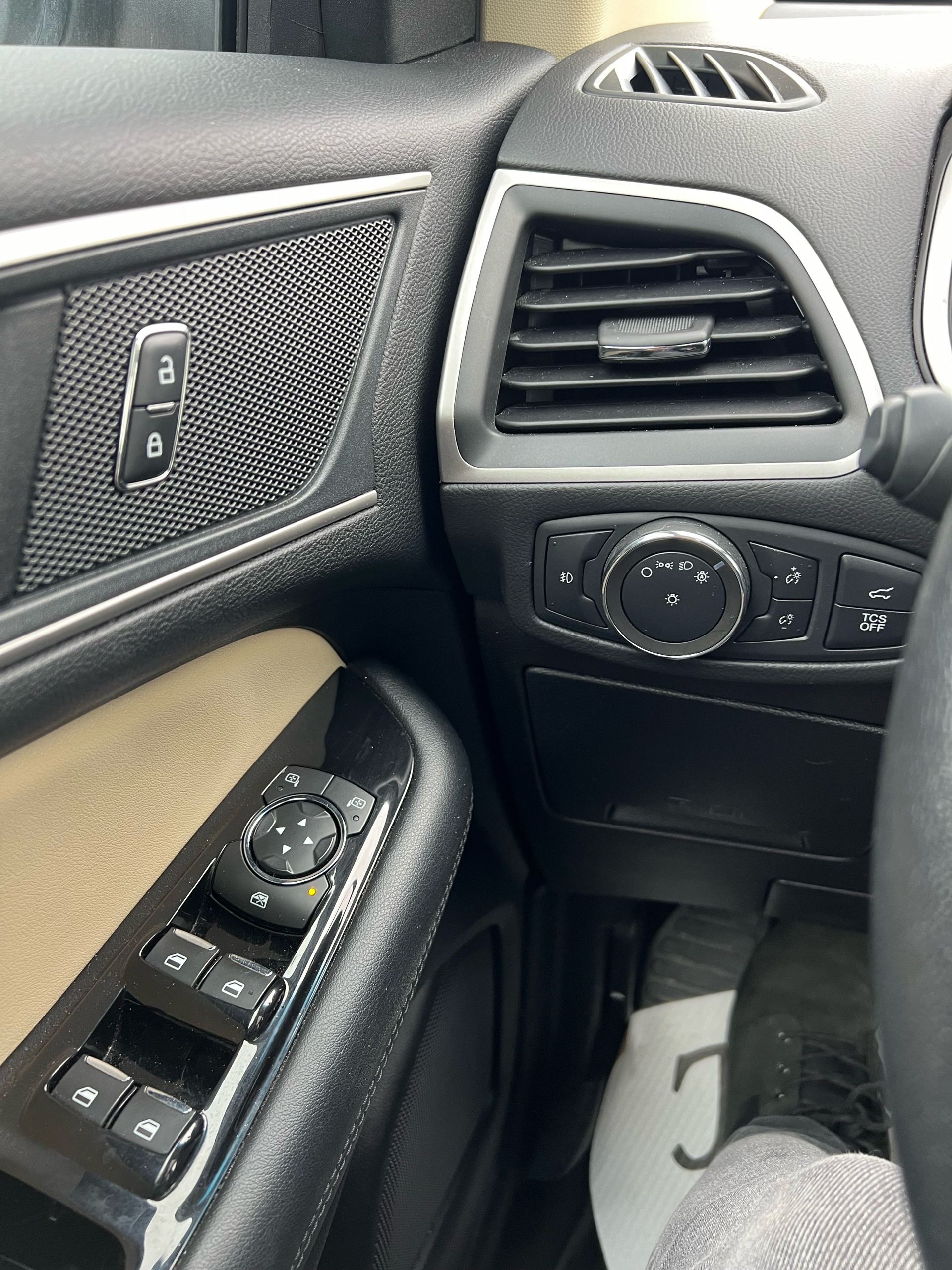 /drivehubautosales/2020-Ford-Edge-978821169483115.jpg
