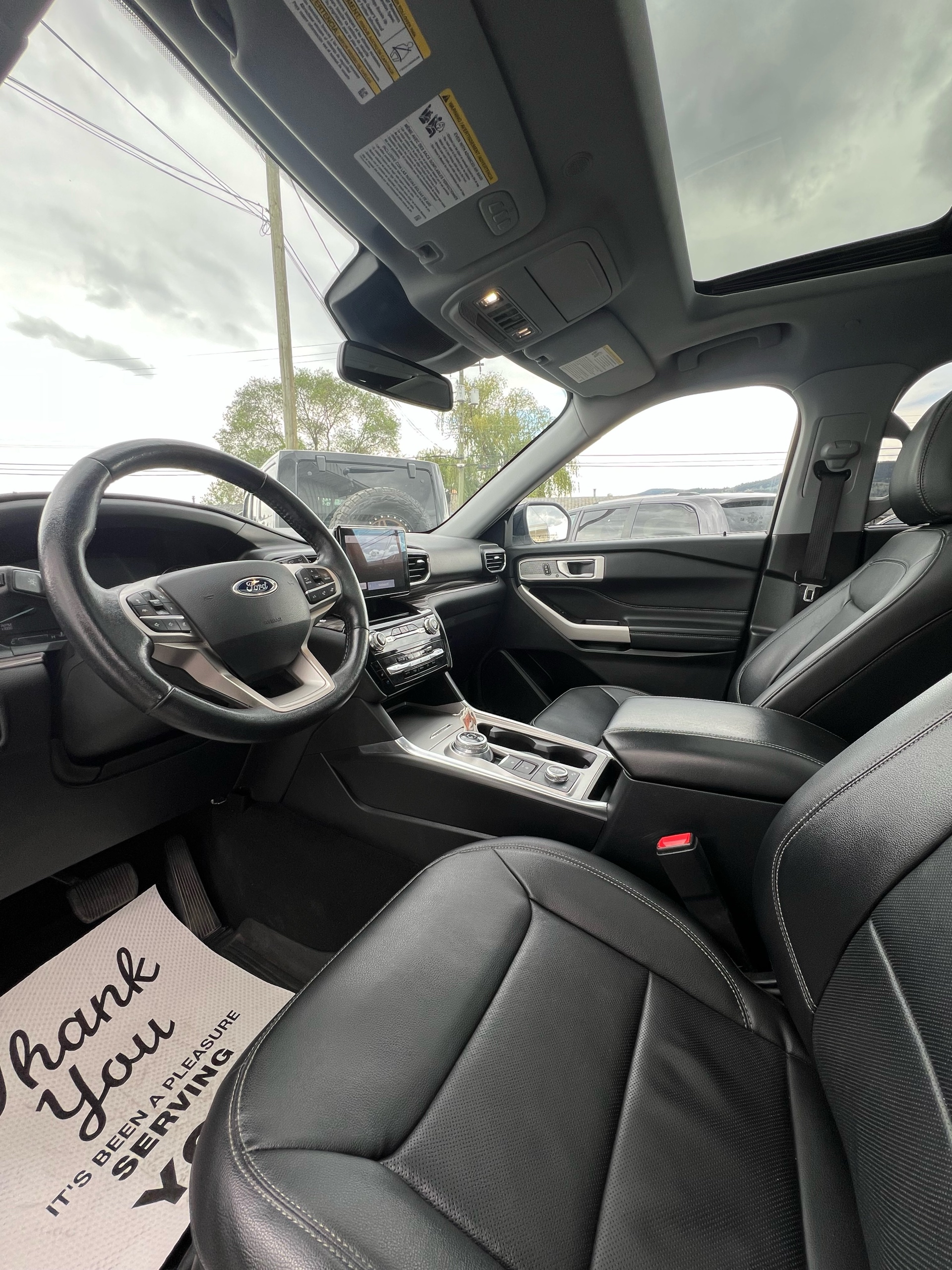 /drivehubautosales/2021-Ford-Explorer-031592108138234654.jpg