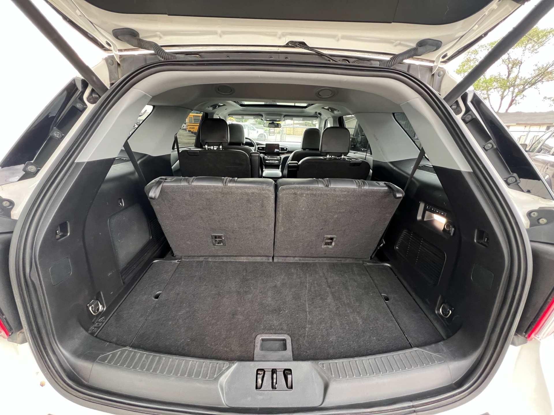 /drivehubautosales/2021-Ford-Explorer-728353106202499.jpg