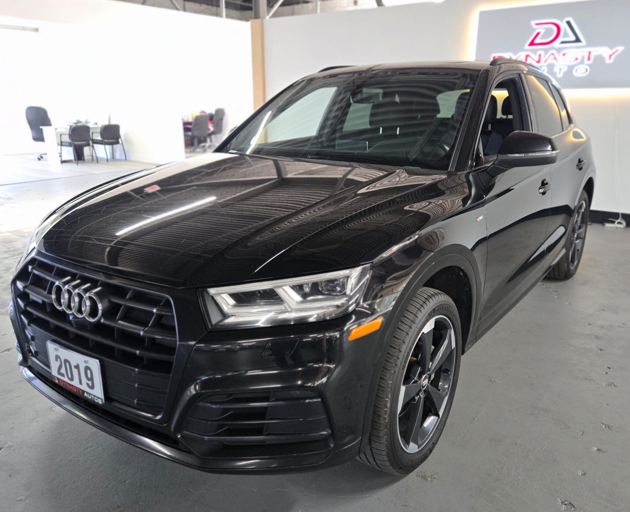 2019 Audi Q5 Progressiv AWD | Clean CARFAX |Pano Roof | Navigation | Heated Seats for sale at Dynasty Auto Selection Inc