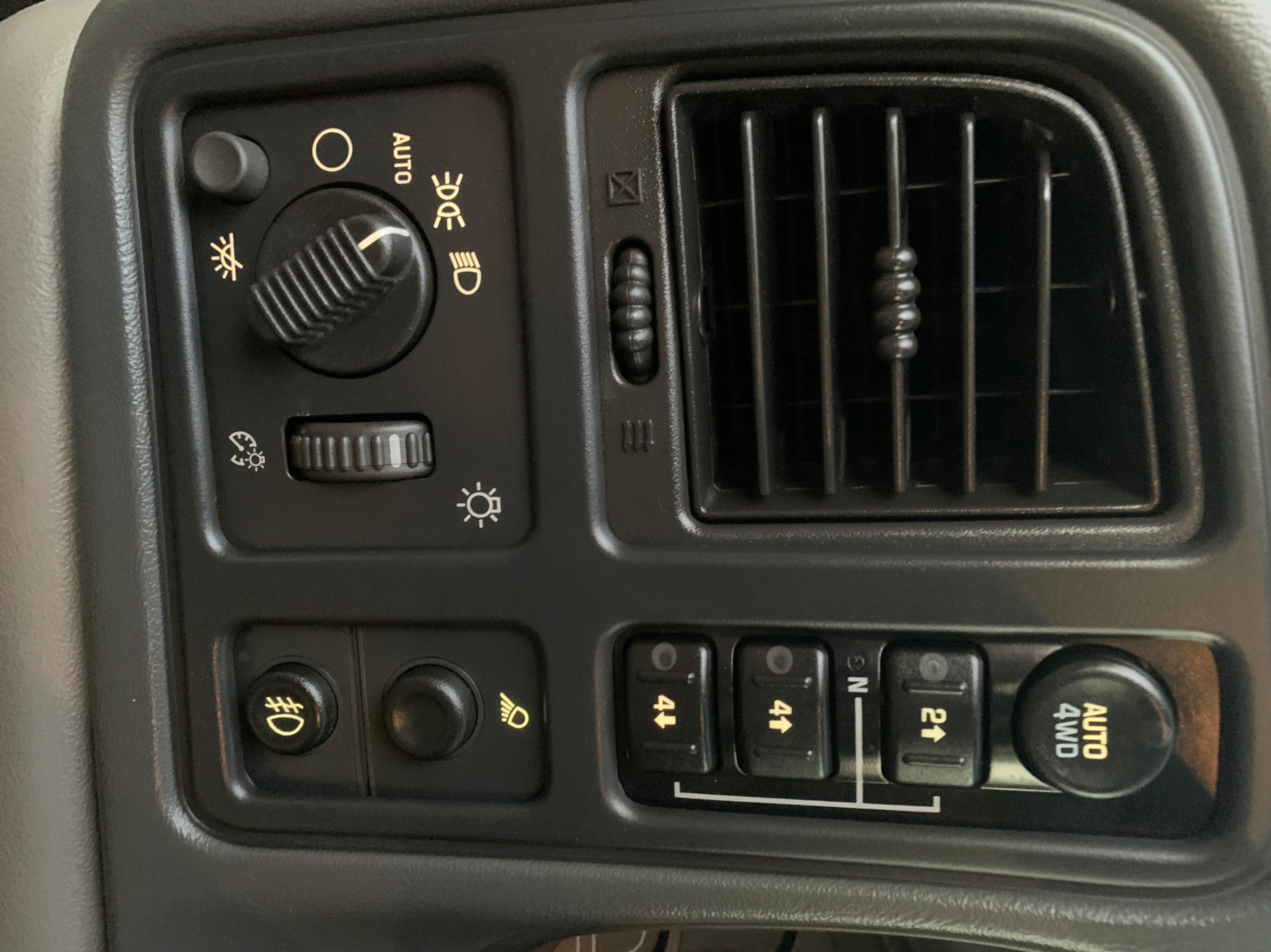 /enixmotorsportltd/2006-Chevrolet-Avalanche-18072901281552678.jpg