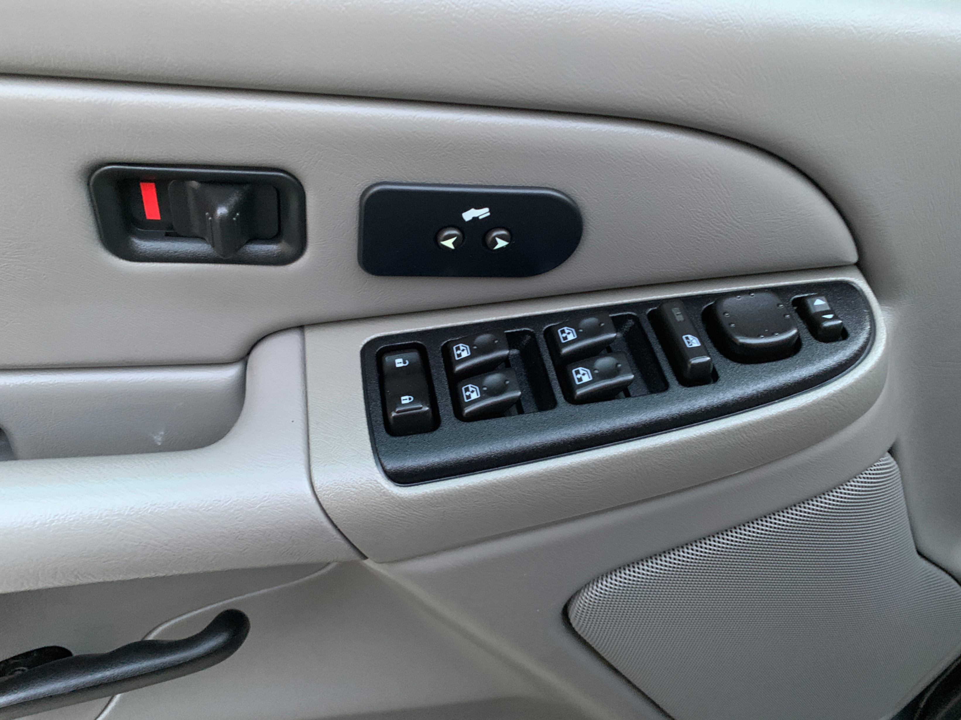 /enixmotorsportltd/2006-Chevrolet-Avalanche-5929853722788614.jpg