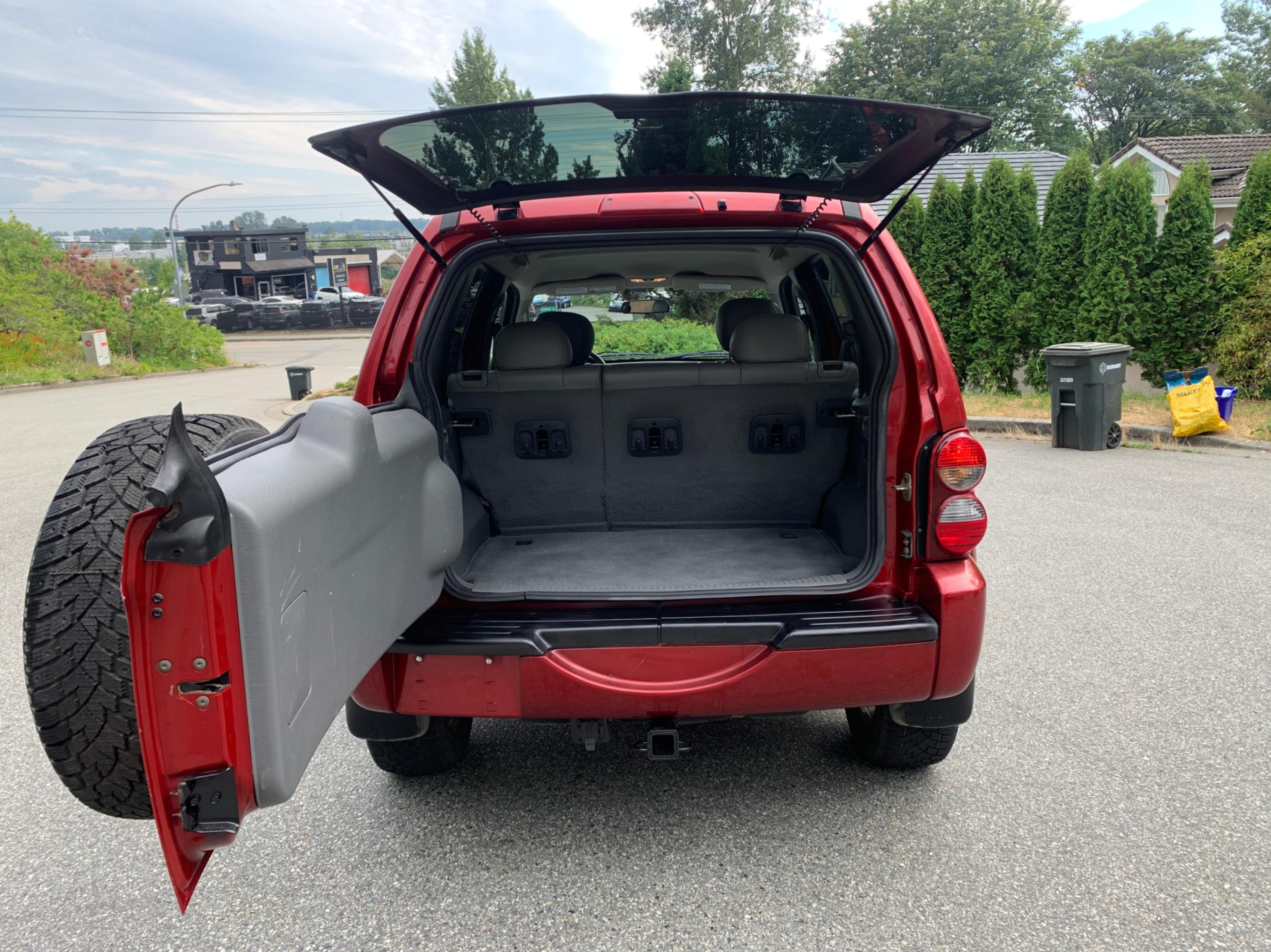 /enixmotorsportltd/2006-Jeep-Liberty-021143061143816366.jpg