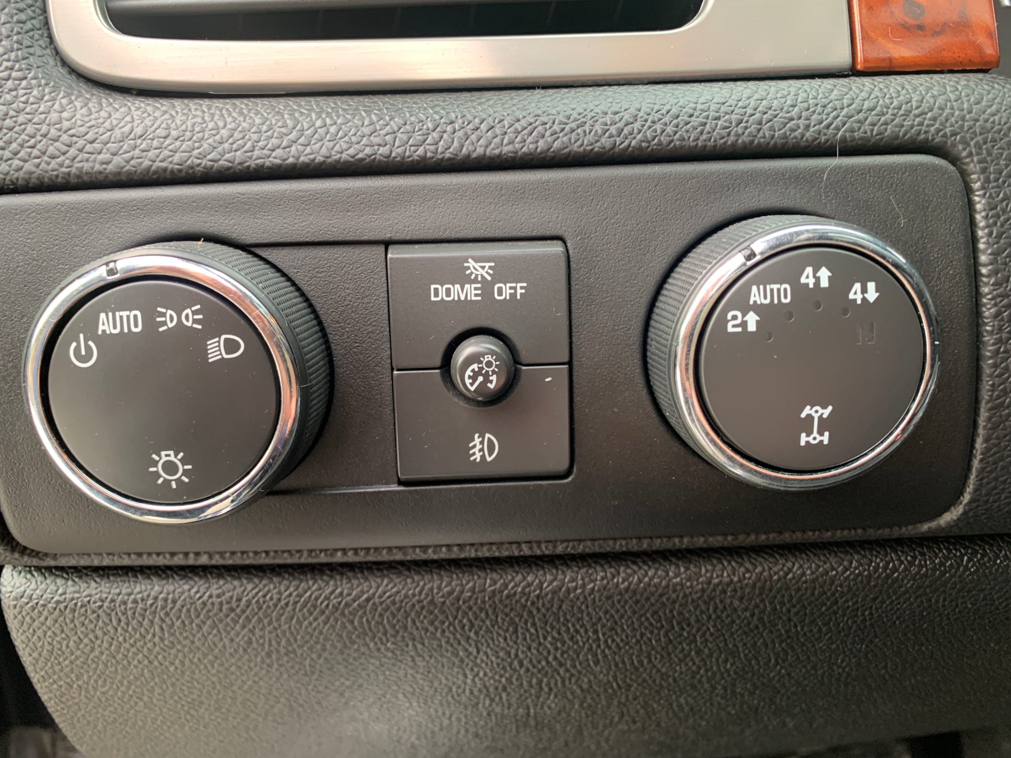/enixmotorsportltd/2009-Chevrolet-Avalanche-8774682718406439.jpg