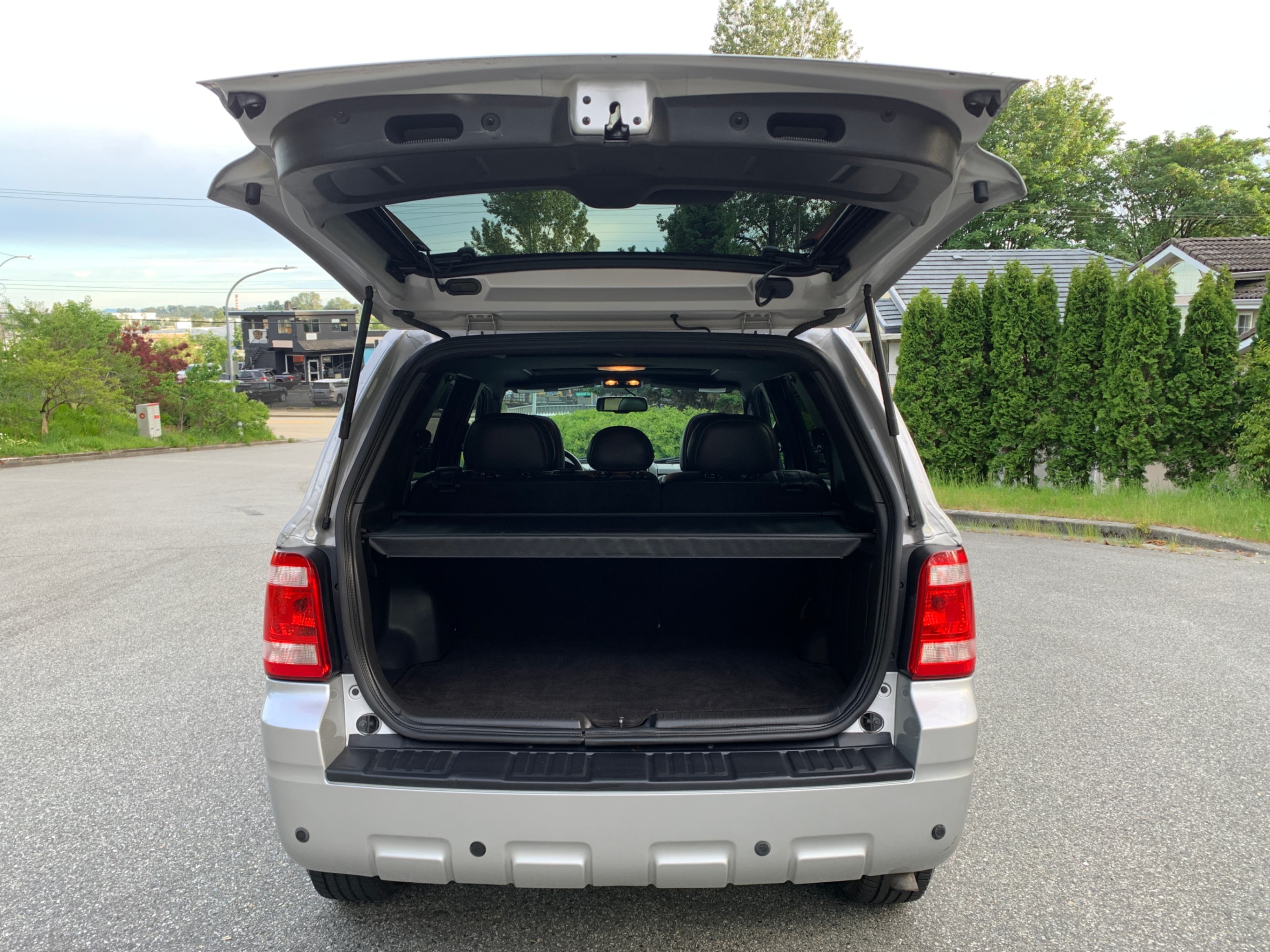 /enixmotorsportltd/2009-Ford-Escape-11906904134756324.jpg