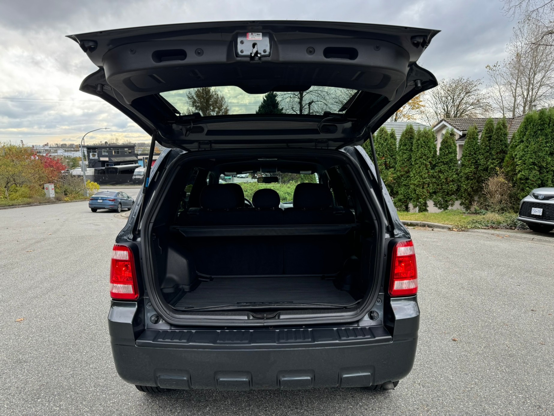 /enixmotorsportltd/2009-Ford-Escape-3018776237431766.jpg