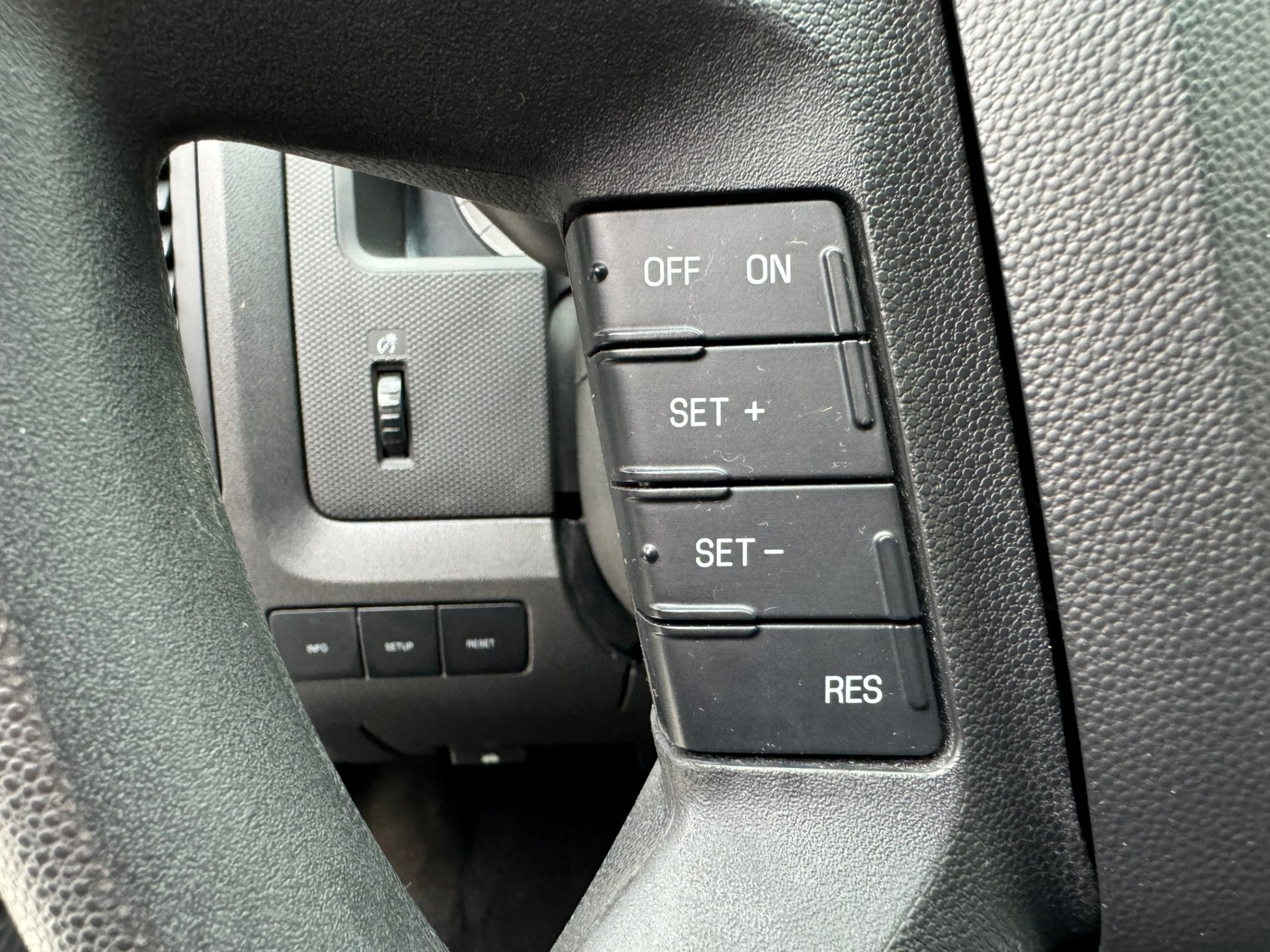 /enixmotorsportltd/2009-Ford-Escape-880613441881211.jpg