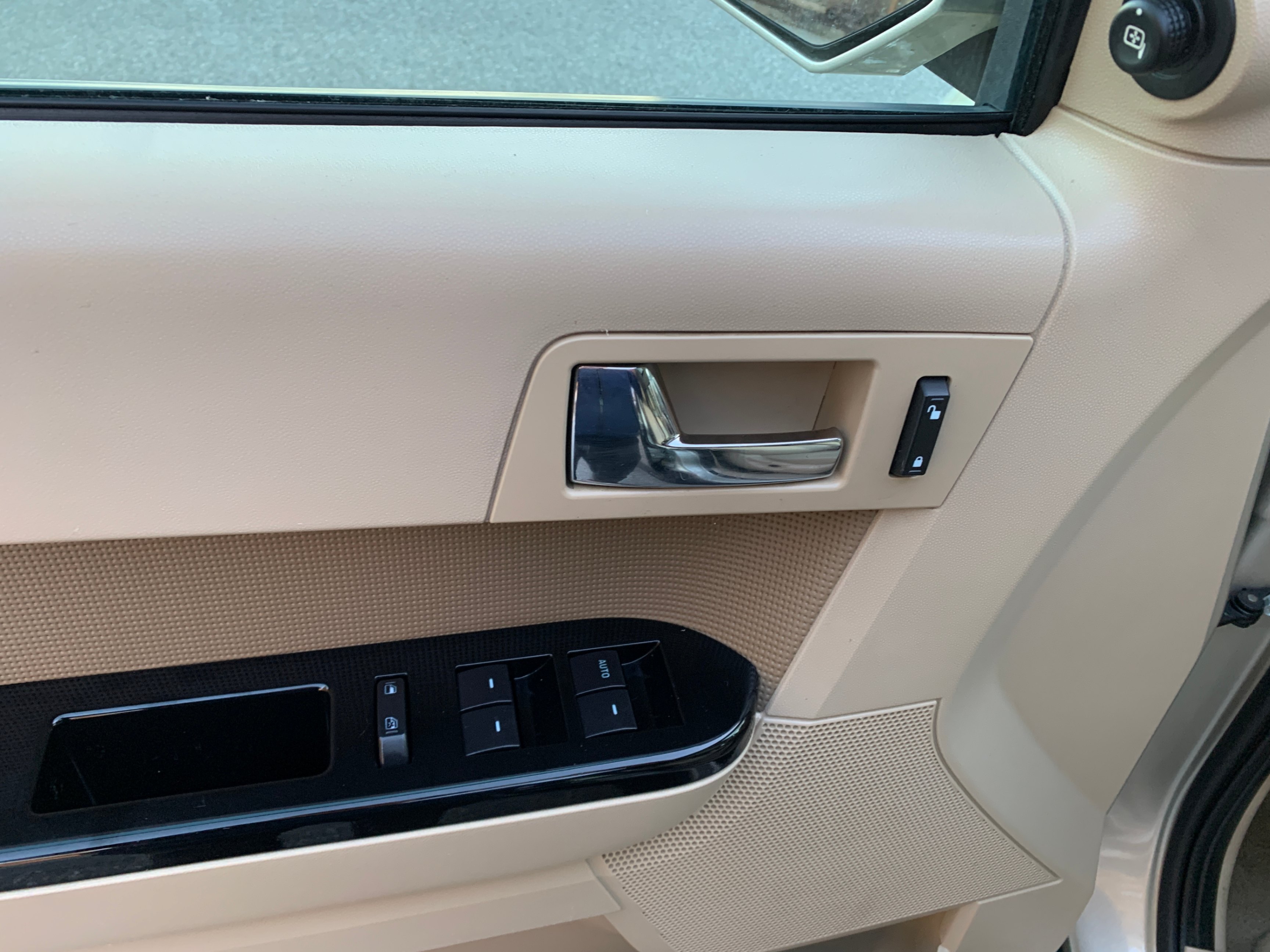 /enixmotorsportltd/2011-Ford-Escape-0017103557205317976.jpg