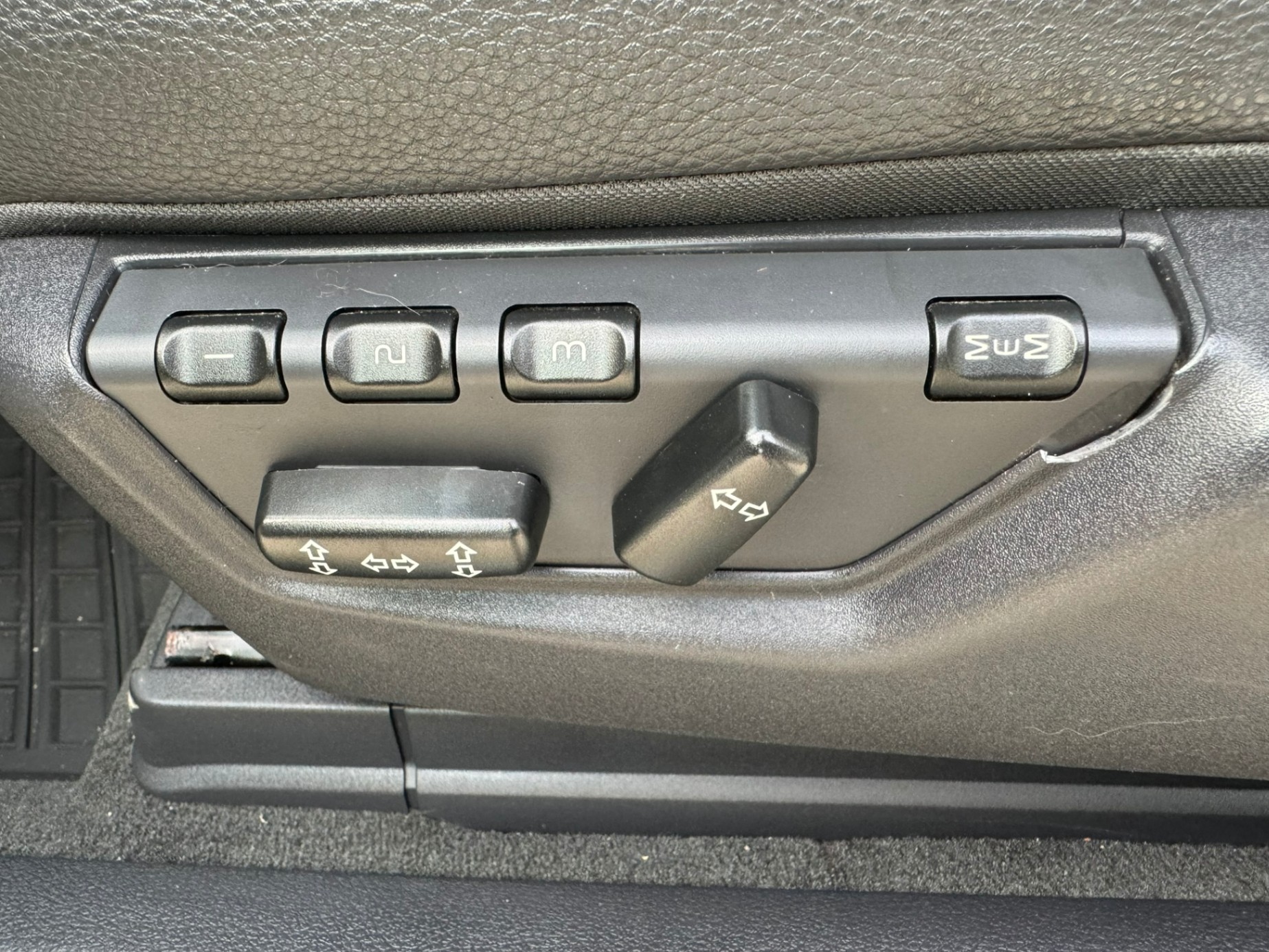 /enixmotorsportltd/2011-Volvo-XC90-8965151896089063.jpg