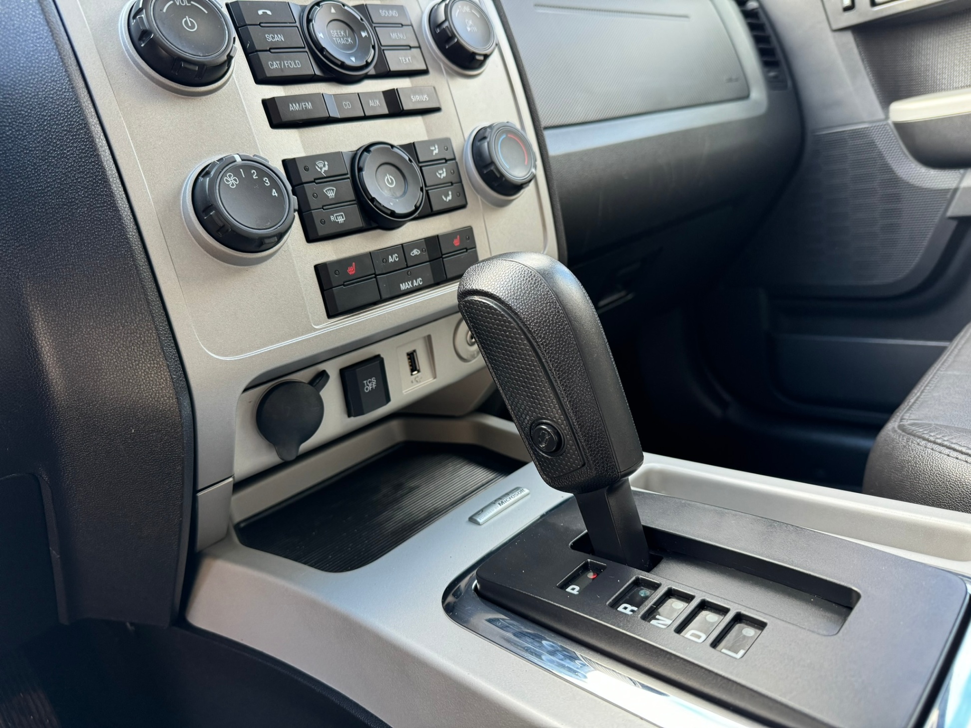 /enixmotorsportltd/2012-Ford-Escape-13326748774090968.jpg