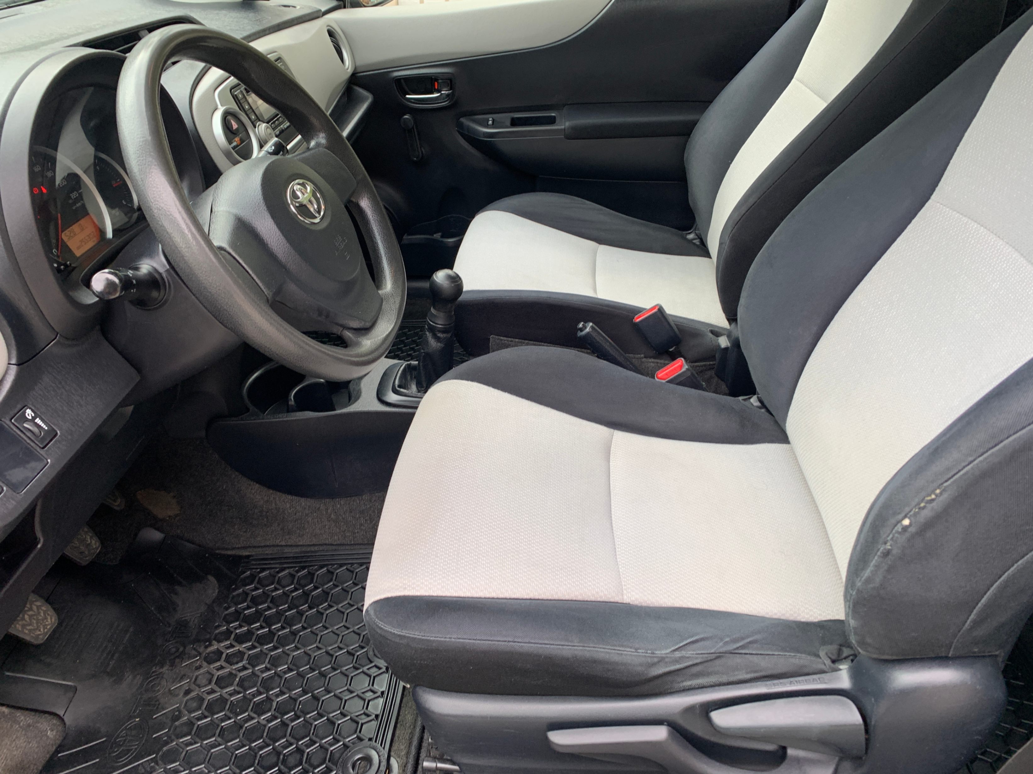 /enixmotorsportltd/2012-Toyota-Yaris-9593661020306108.jpg