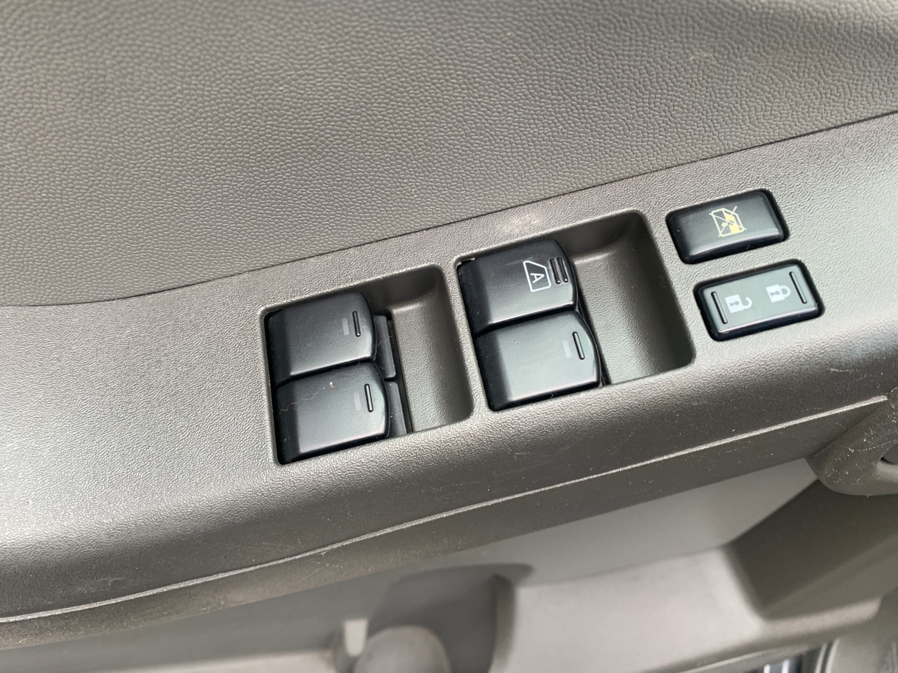 /enixmotorsportltd/2013-Nissan-Xterra-12999590554955875.jpg