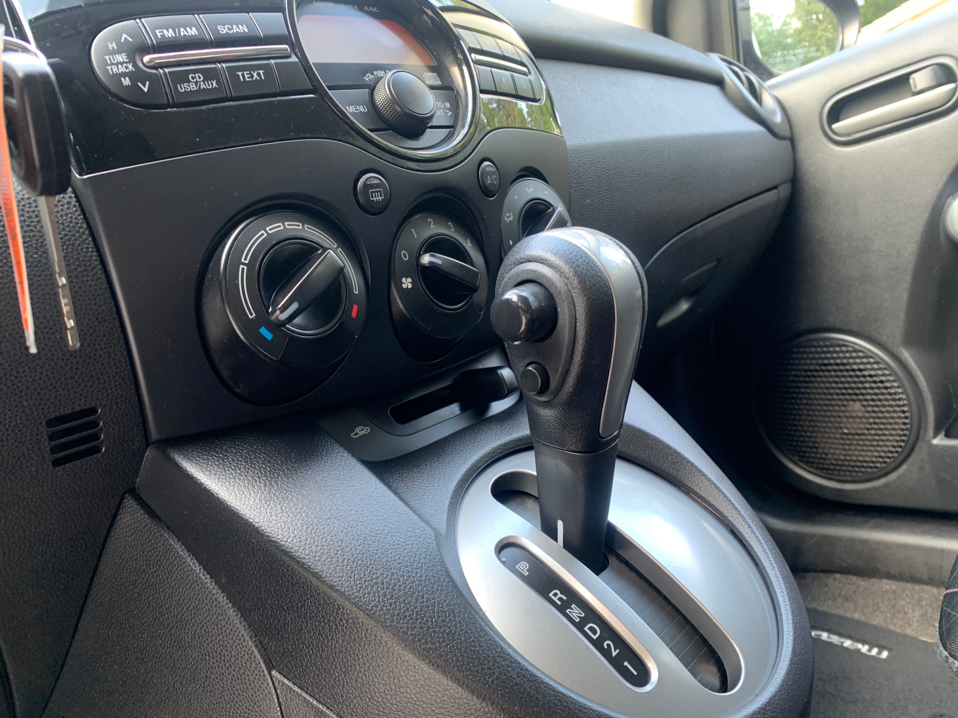 /enixmotorsportltd/2014-Mazda-Mazda2-6071280974676652.jpg
