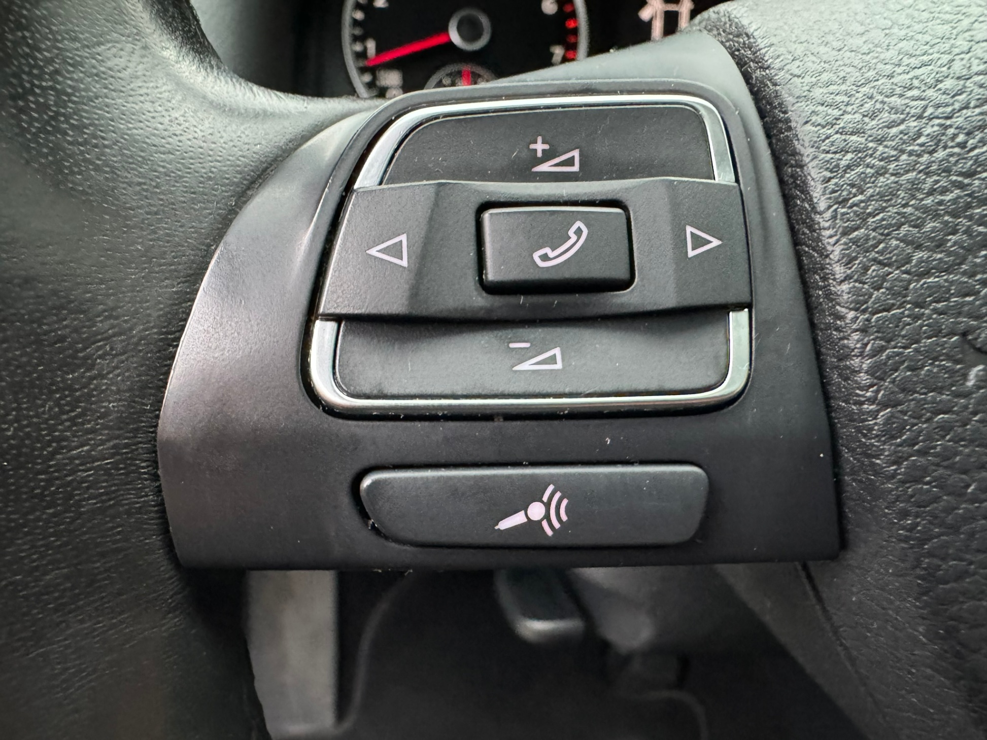 /enixmotorsportltd/2014-Volkswagen-Tiguan-02720481606244518.jpg