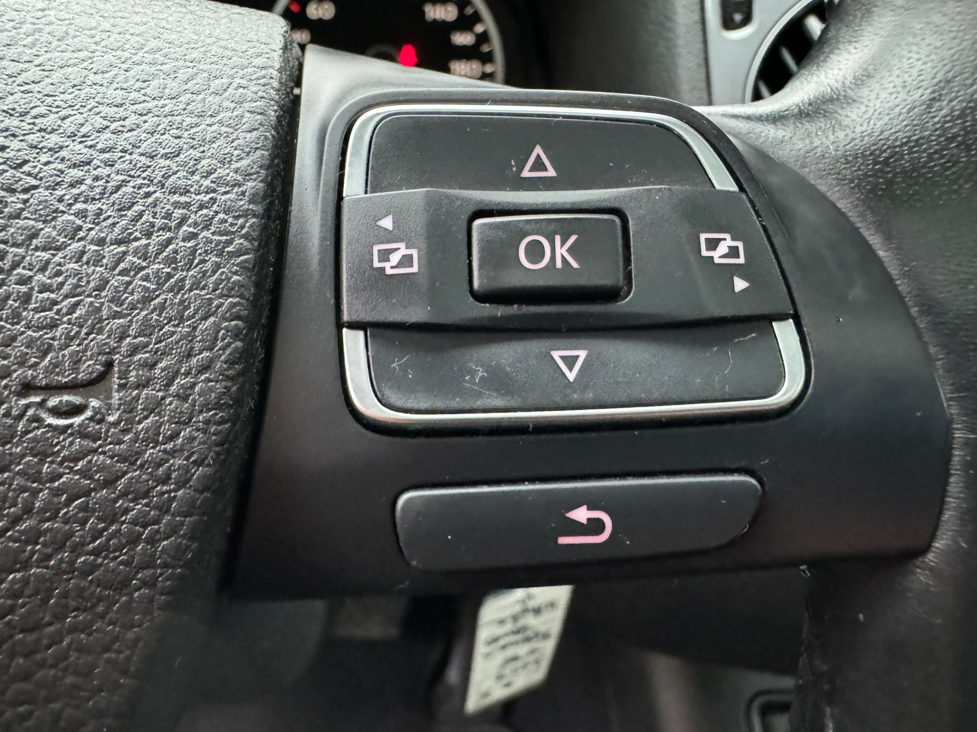 /enixmotorsportltd/2014-Volkswagen-Tiguan-12829283175646822.jpg