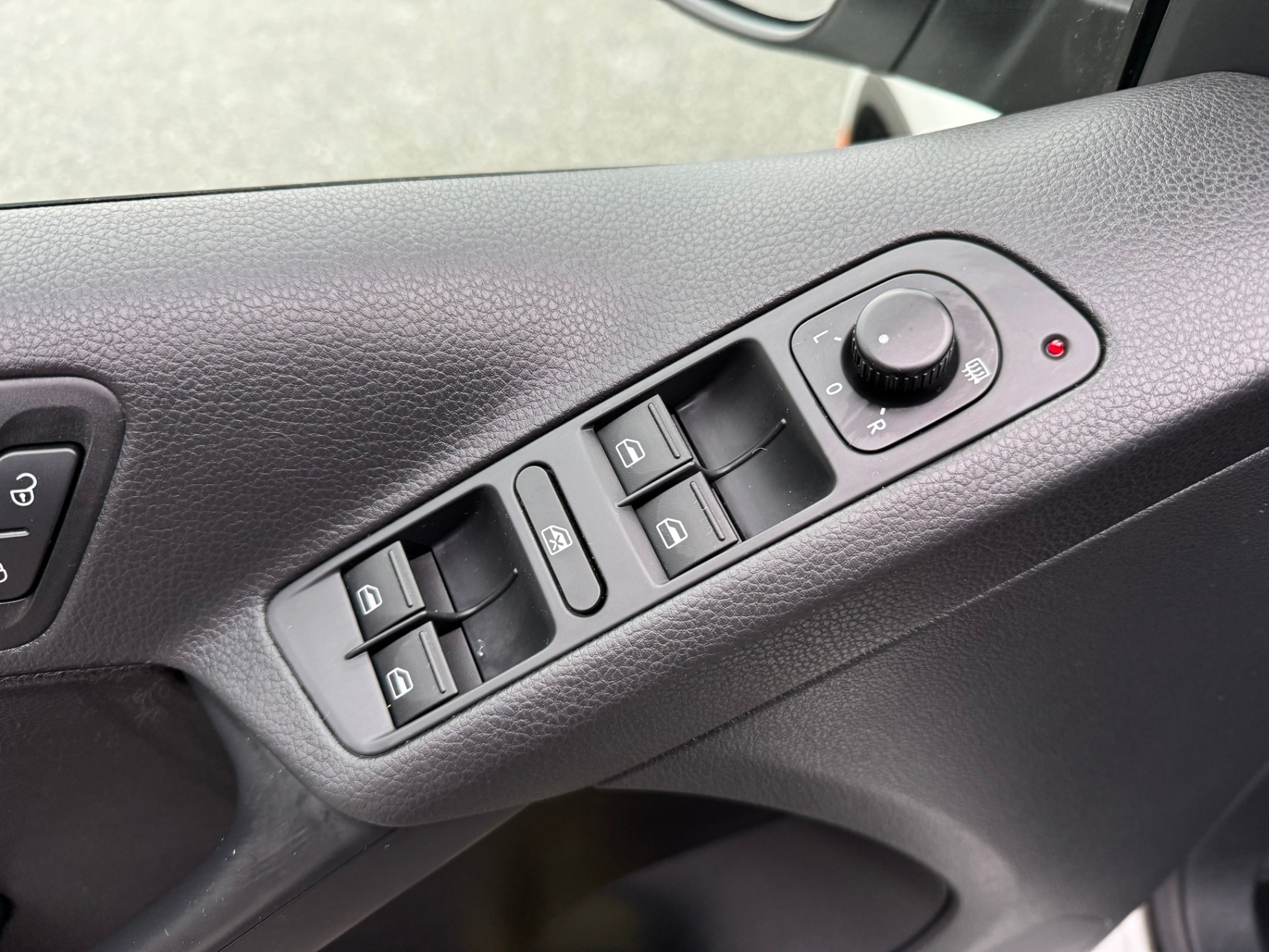 /enixmotorsportltd/2014-Volkswagen-Tiguan-2582263369601314.jpg