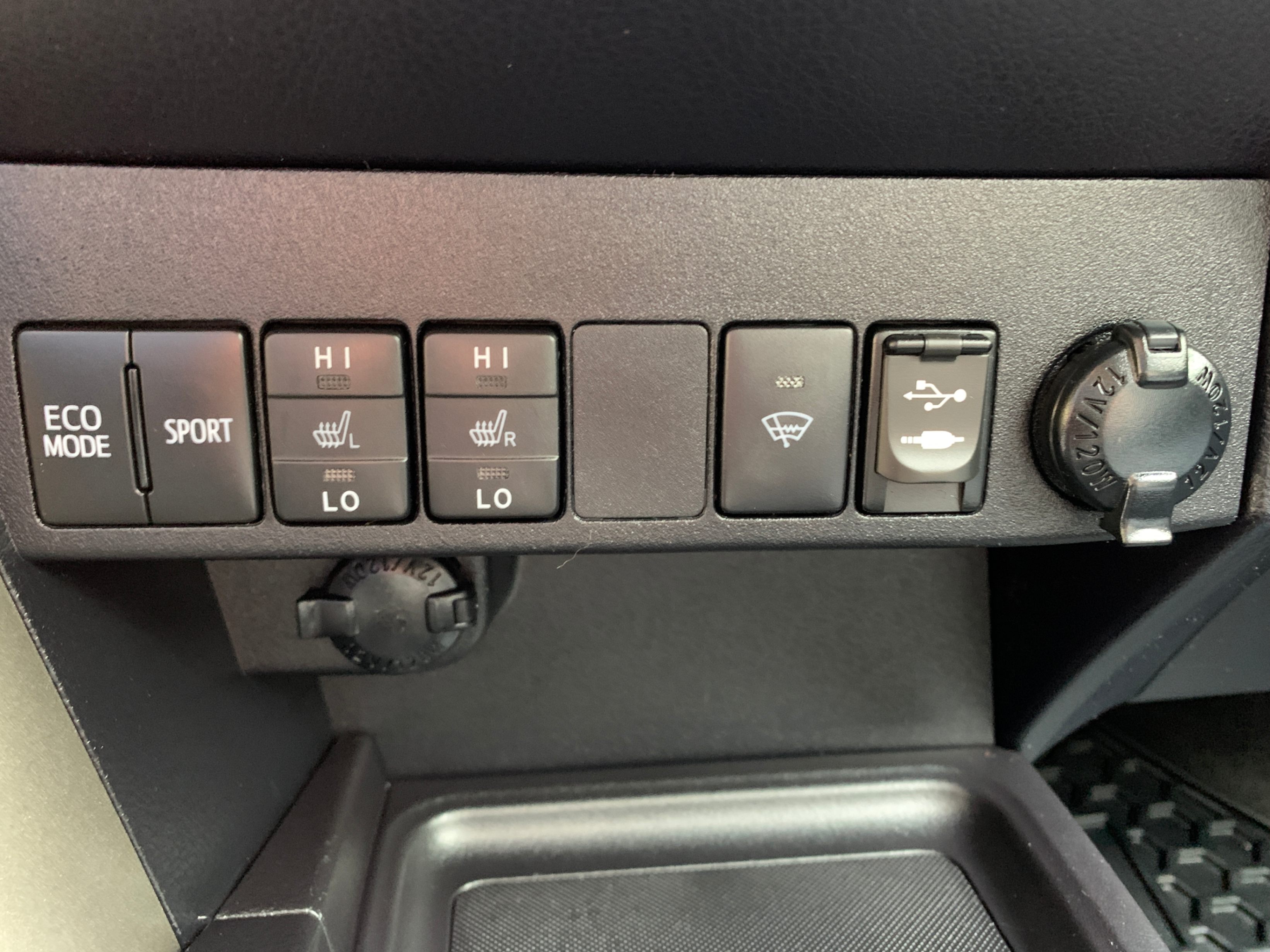 /enixmotorsportltd/2015-Toyota-RAV4-264468347517405.jpg