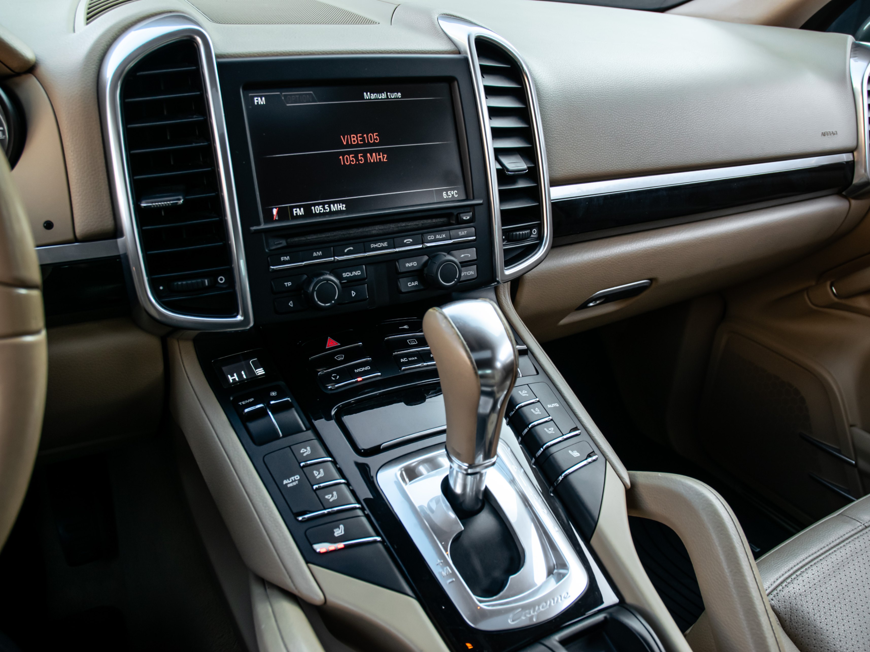/firstgearmotorcar/2011-Porsche-Cayenne-16660556495611534.jpg