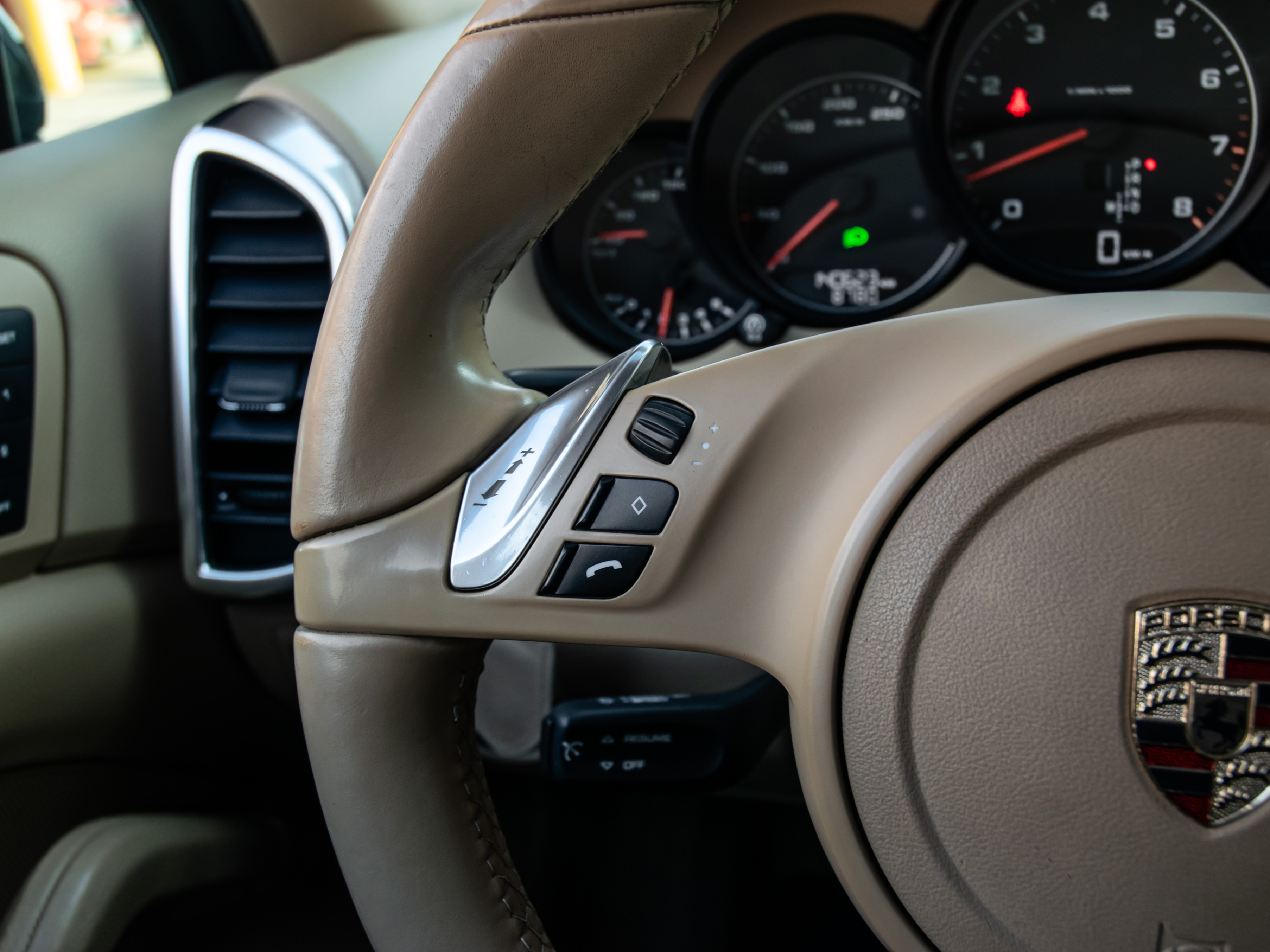 /firstgearmotorcar/2011-Porsche-Cayenne-5735575232941734.jpg