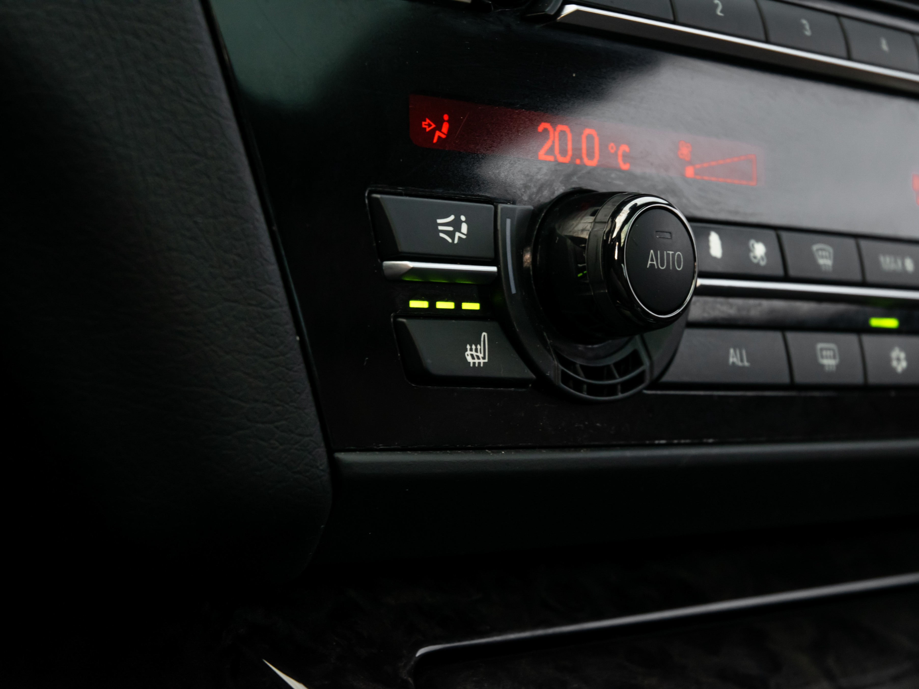 /firstgearmotorcar/2012-BMW-6-Series-23064509477088357.jpg
