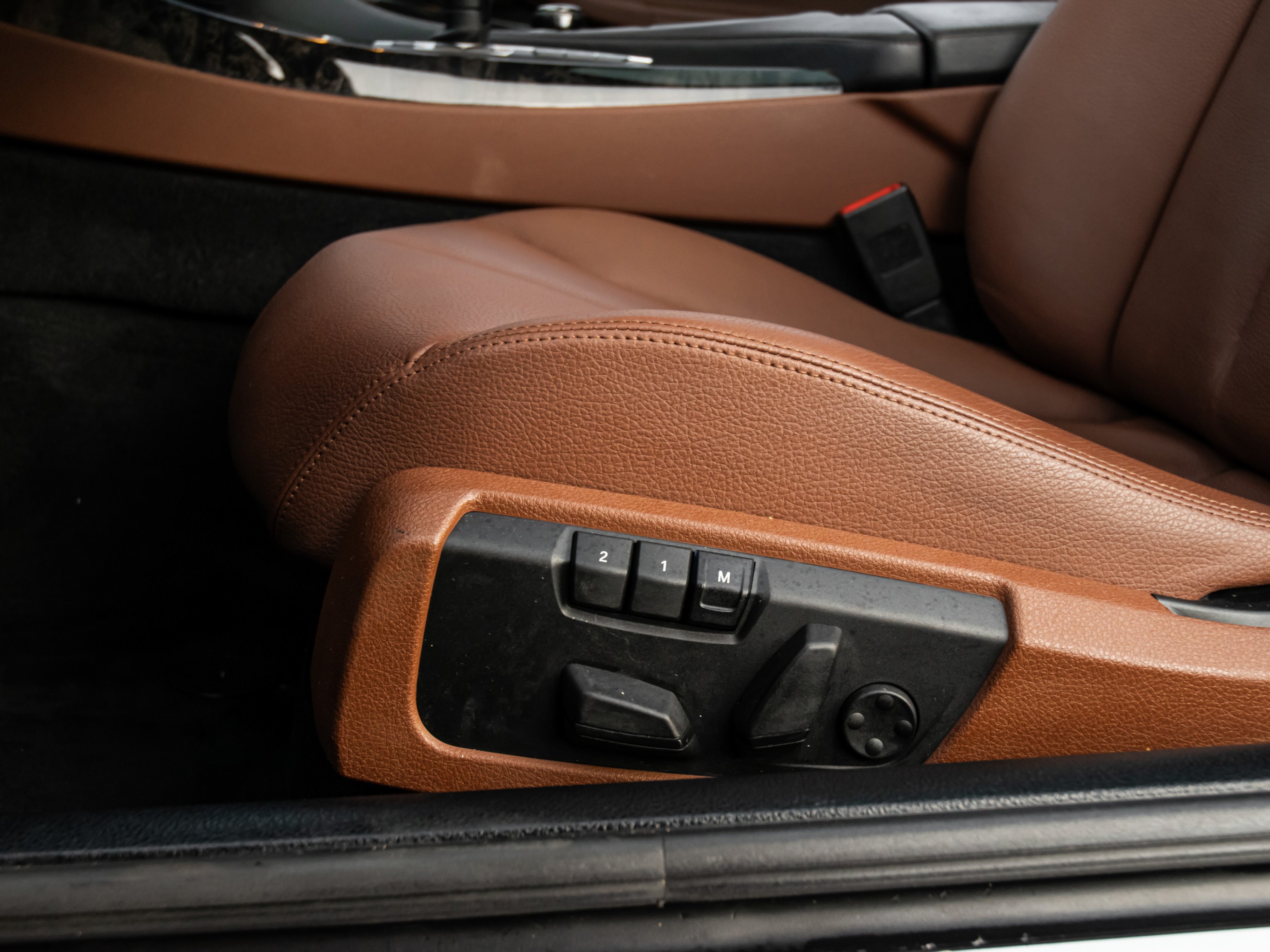 /firstgearmotorcar/2012-BMW-6-Series-7631267909241592.jpg