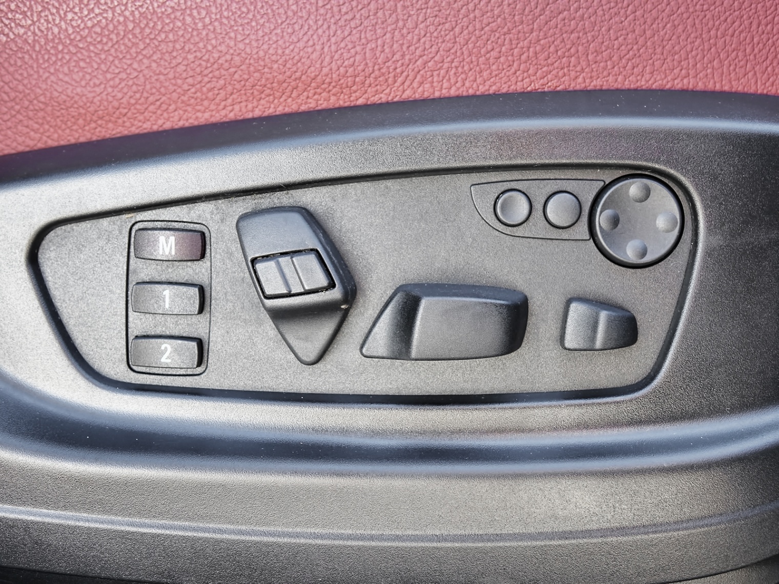 /firstgearmotorcar/2012-BMW-X6-26669089036630966.jpg