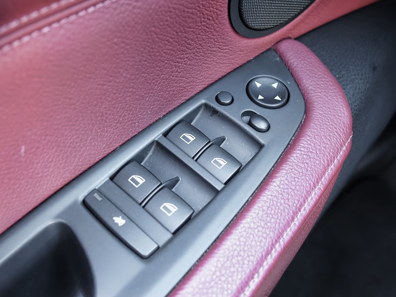 /firstgearmotorcar/2012-BMW-X6-28079696129675513.jpg