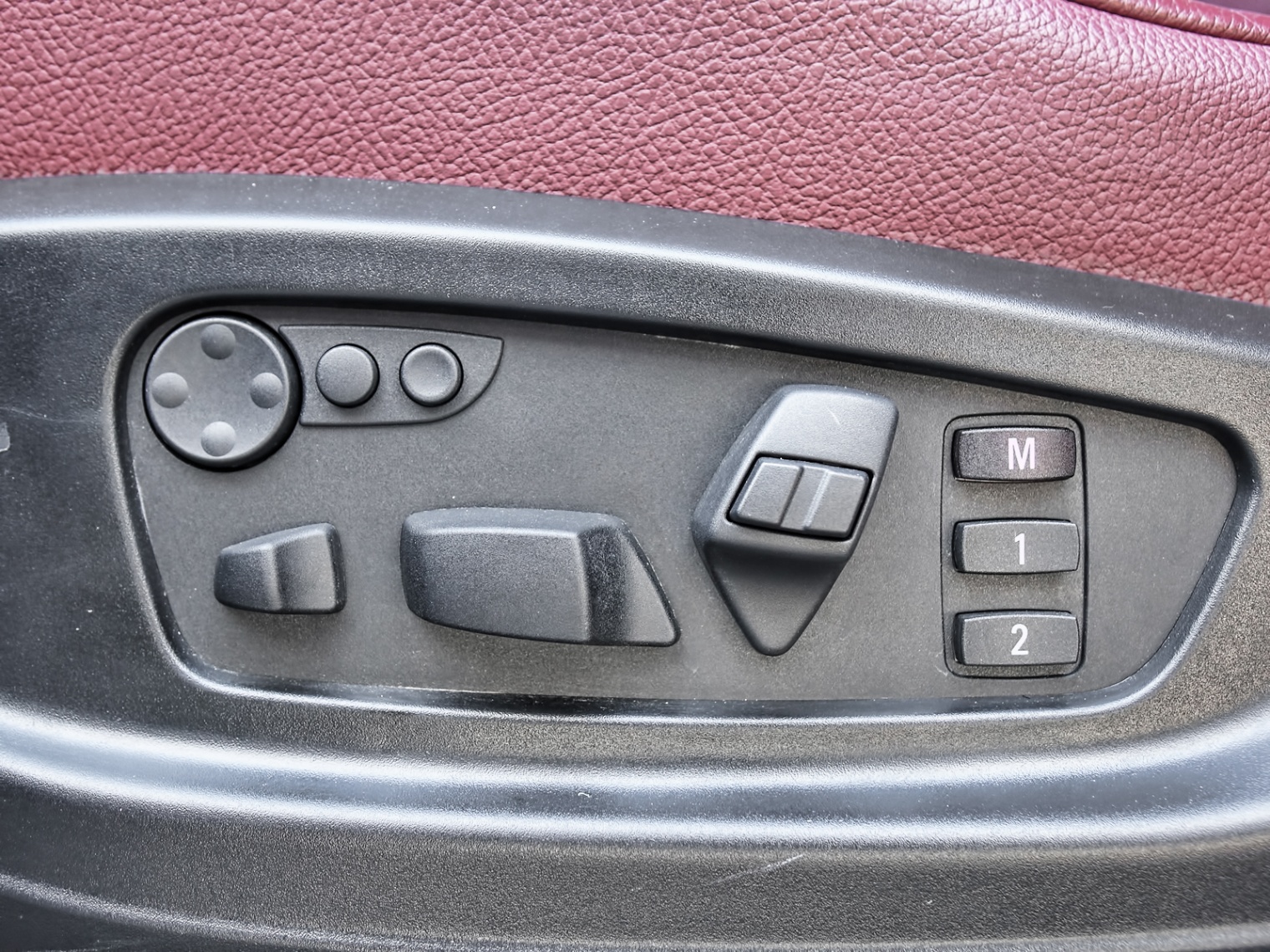 /firstgearmotorcar/2012-BMW-X6-31100034199422955.jpg