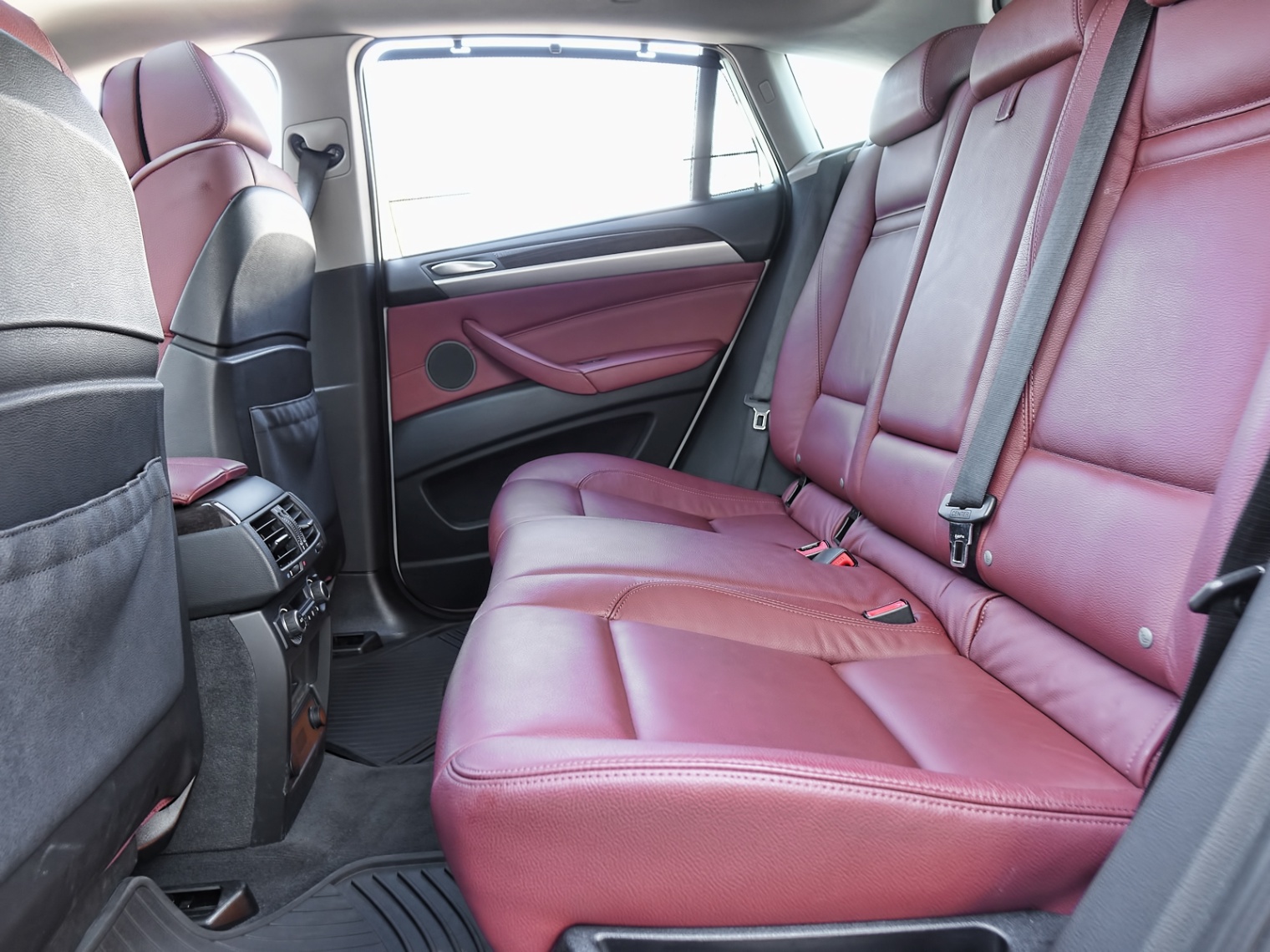 /firstgearmotorcar/2012-BMW-X6-821350903040901.jpg