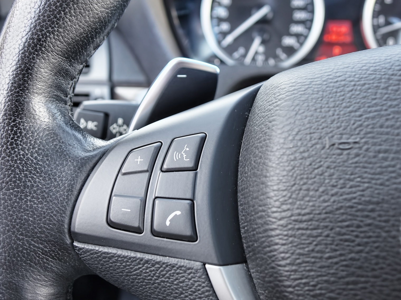 /firstgearmotorcar/2012-BMW-X6-9829787502913261.jpg