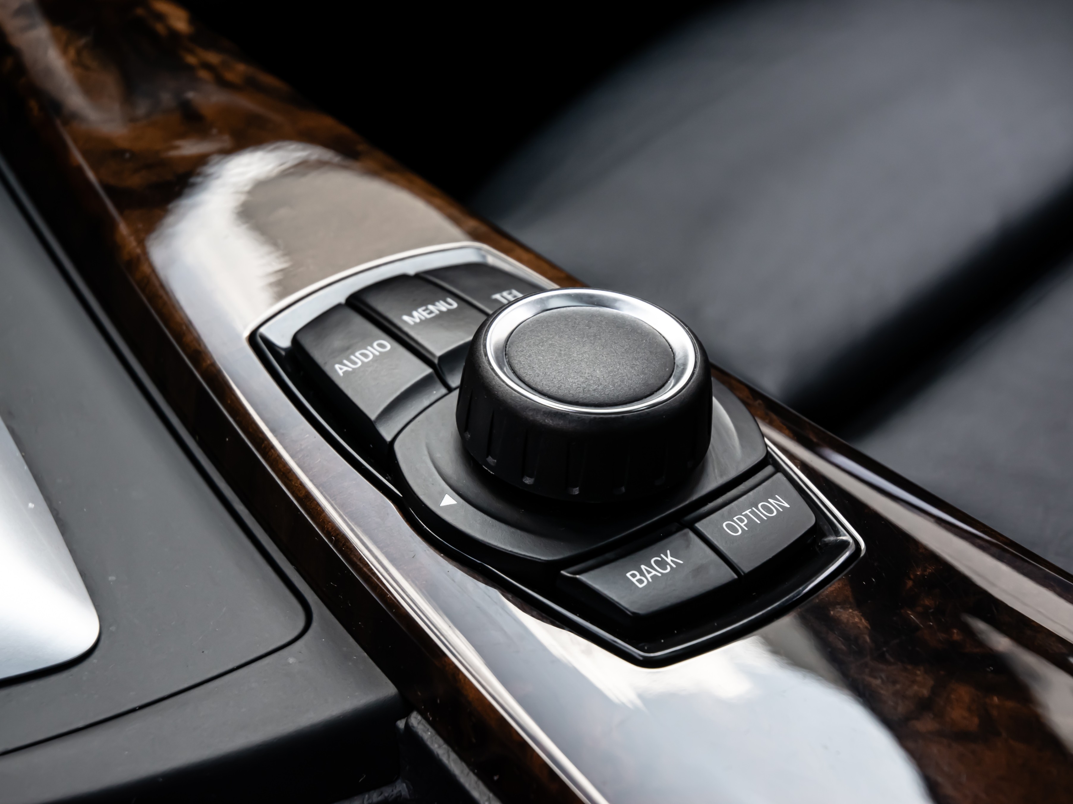 /firstgearmotorcar/2013-BMW-3-Series-8028583272314247.jpg