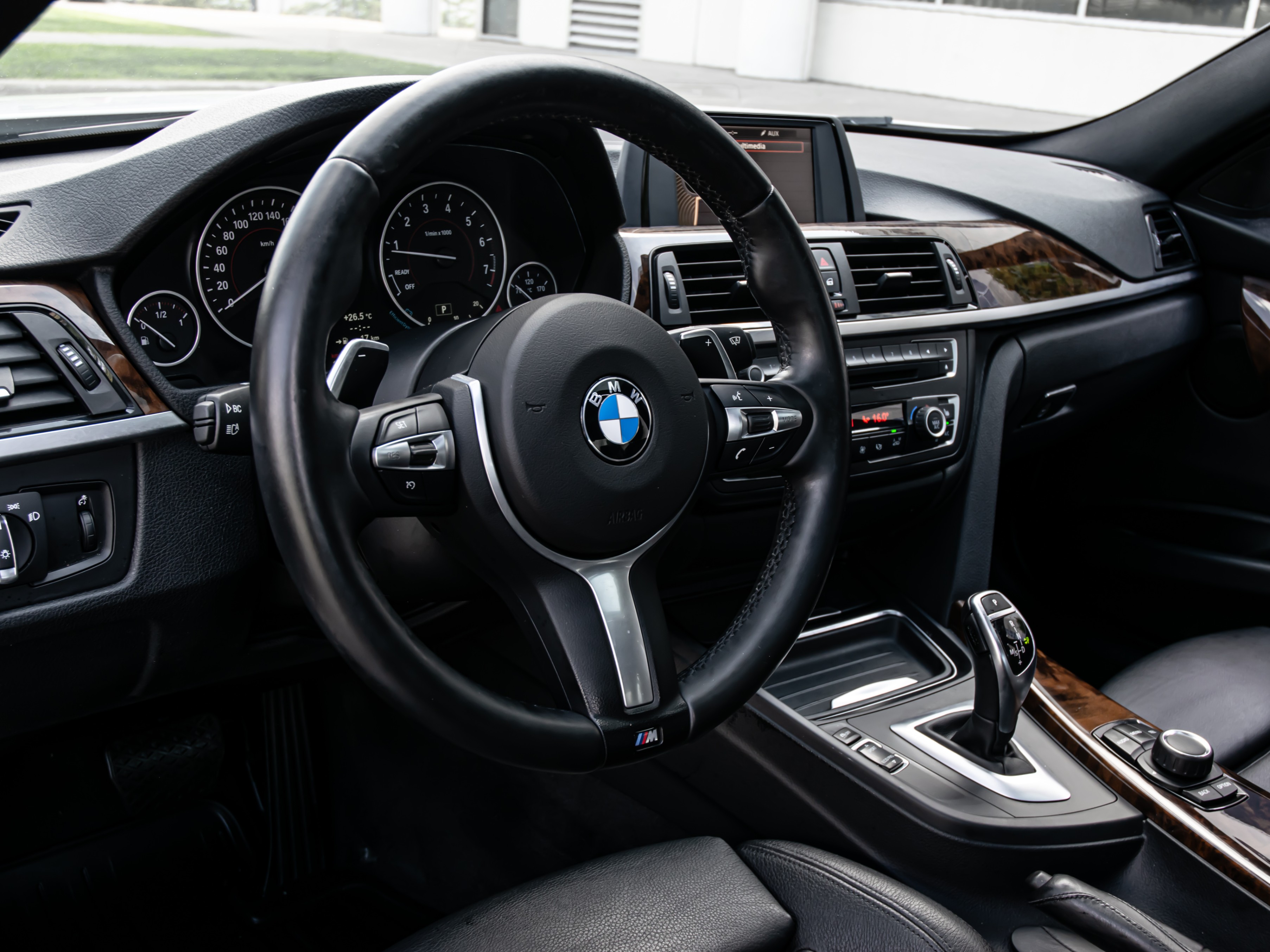 /firstgearmotorcar/2013-BMW-3-Series-9707274070075069.jpg