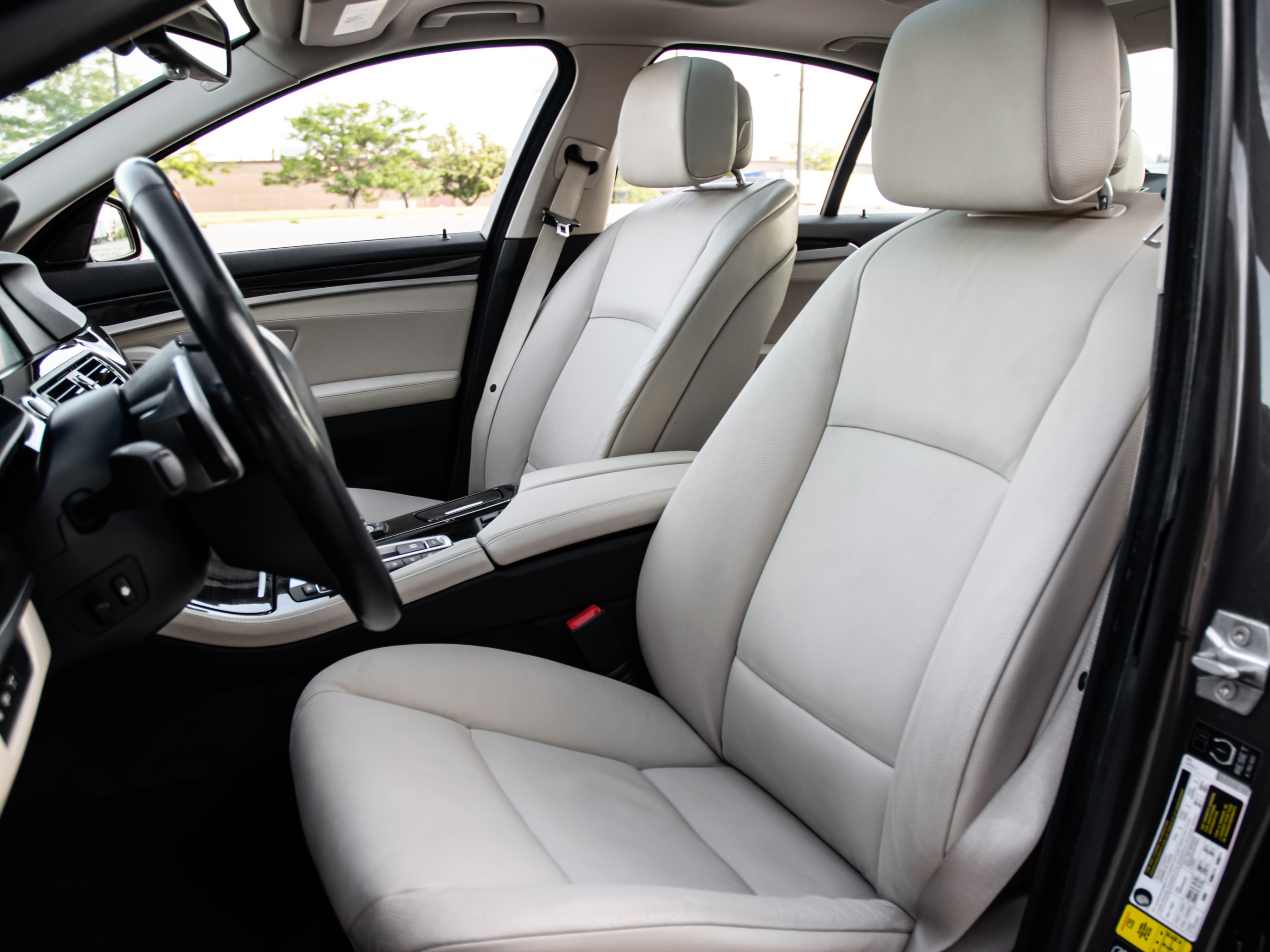 /firstgearmotorcar/2013-BMW-5-Series-03729236157822058.jpg